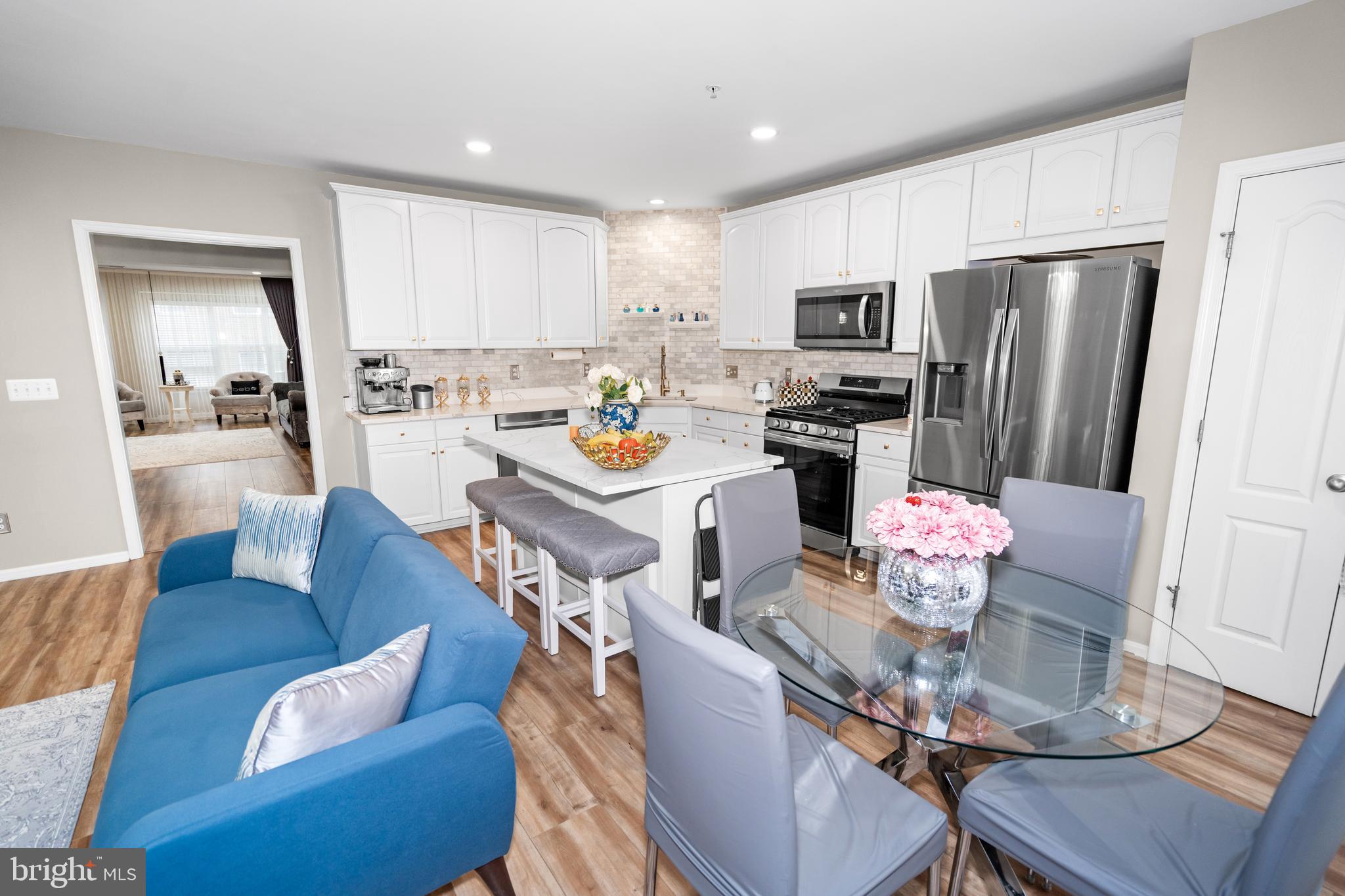 MARKET CENTER CONDOMINIUM - Residential