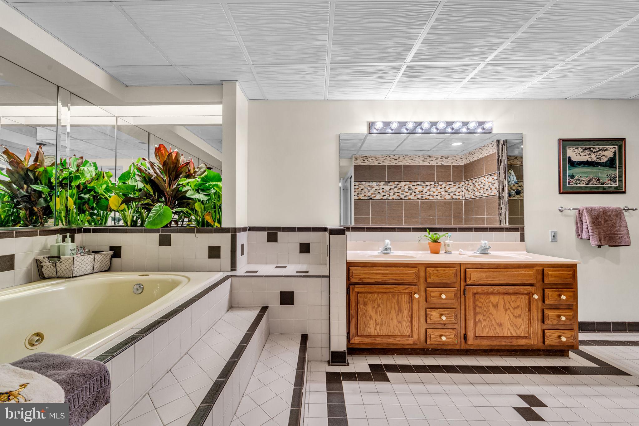 STONEHENGE - Residential