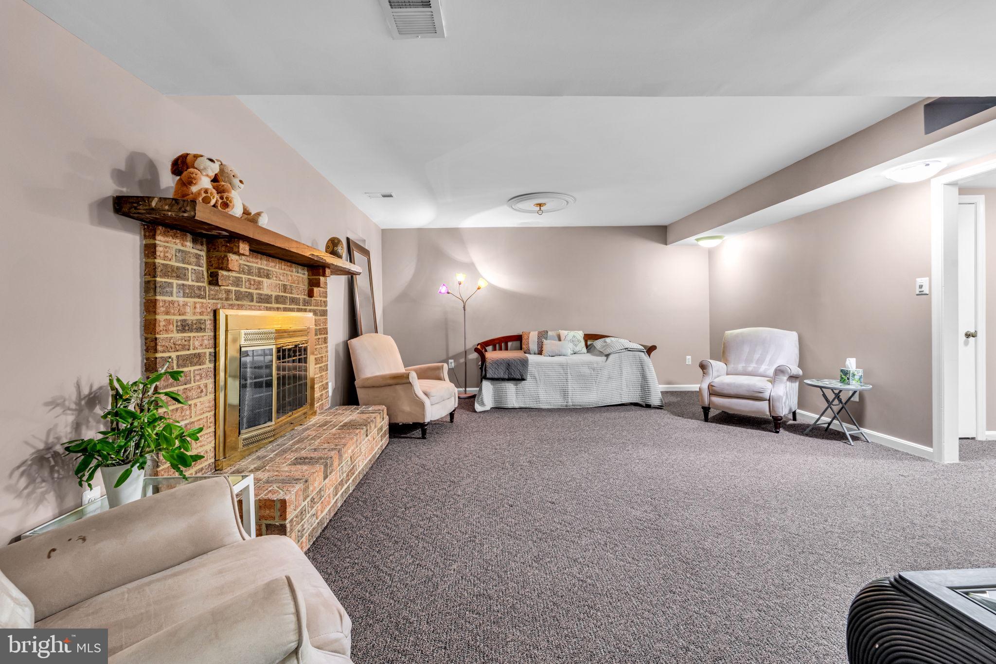 STONEHENGE - Residential