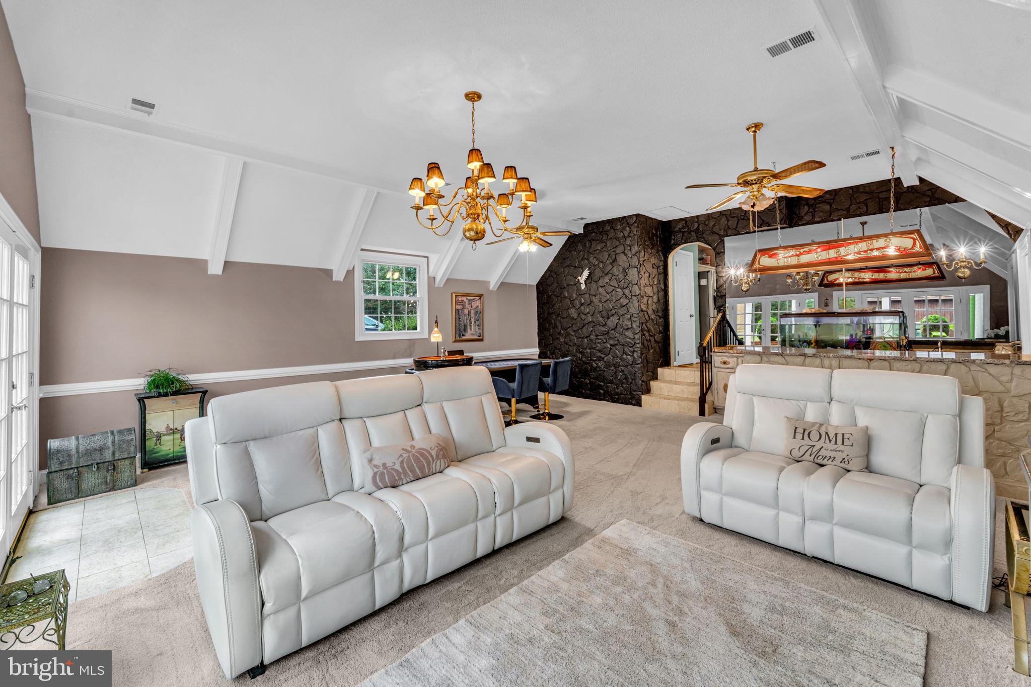 STONEHENGE - Residential