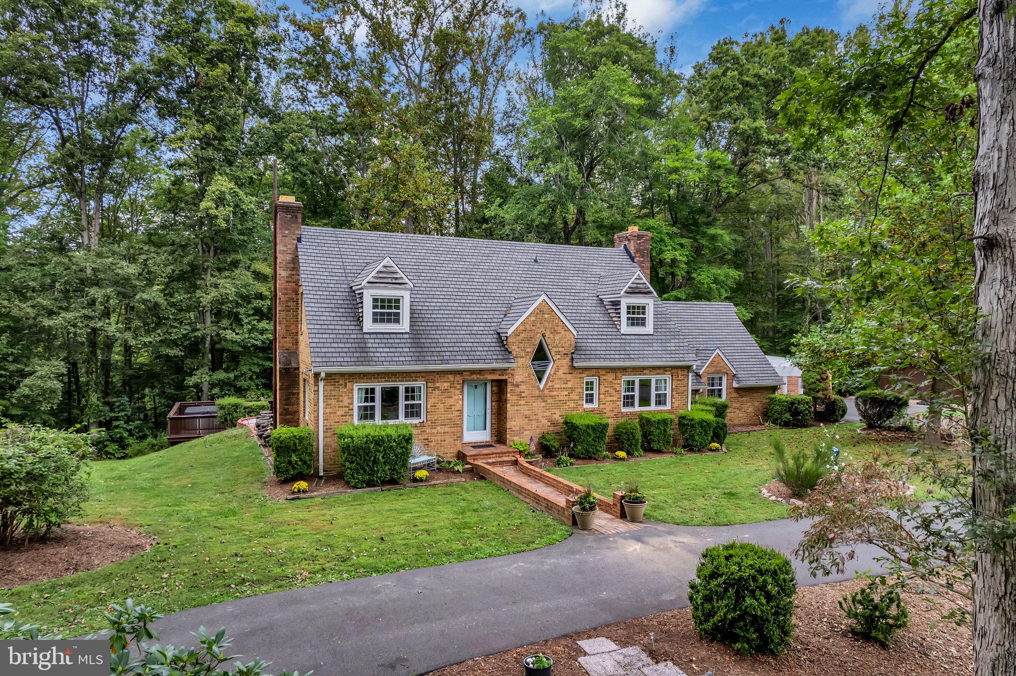 STONEHENGE - Residential