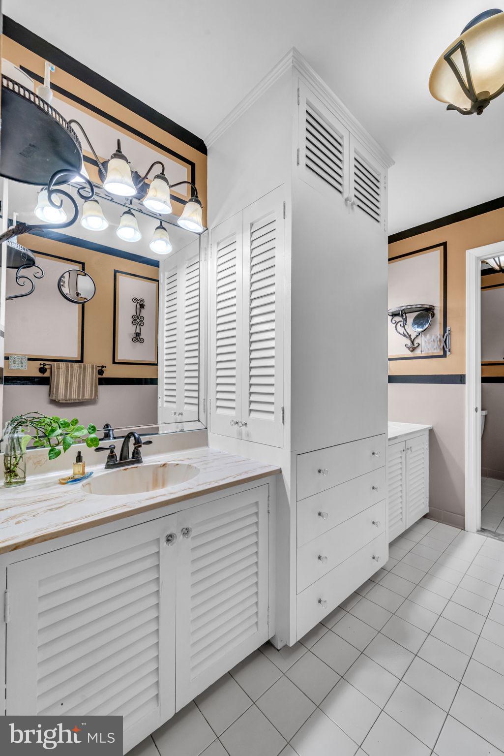 STONEHENGE - Residential