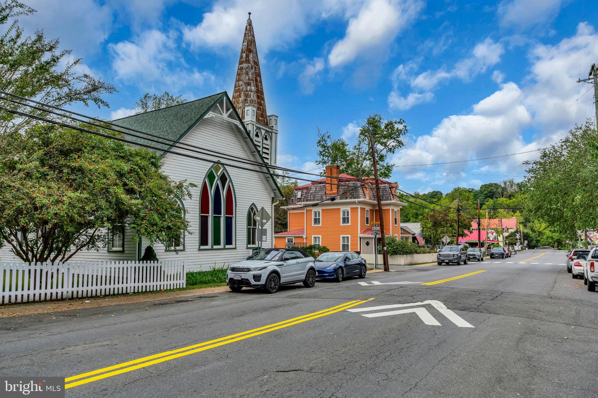 STONEHENGE - Residential