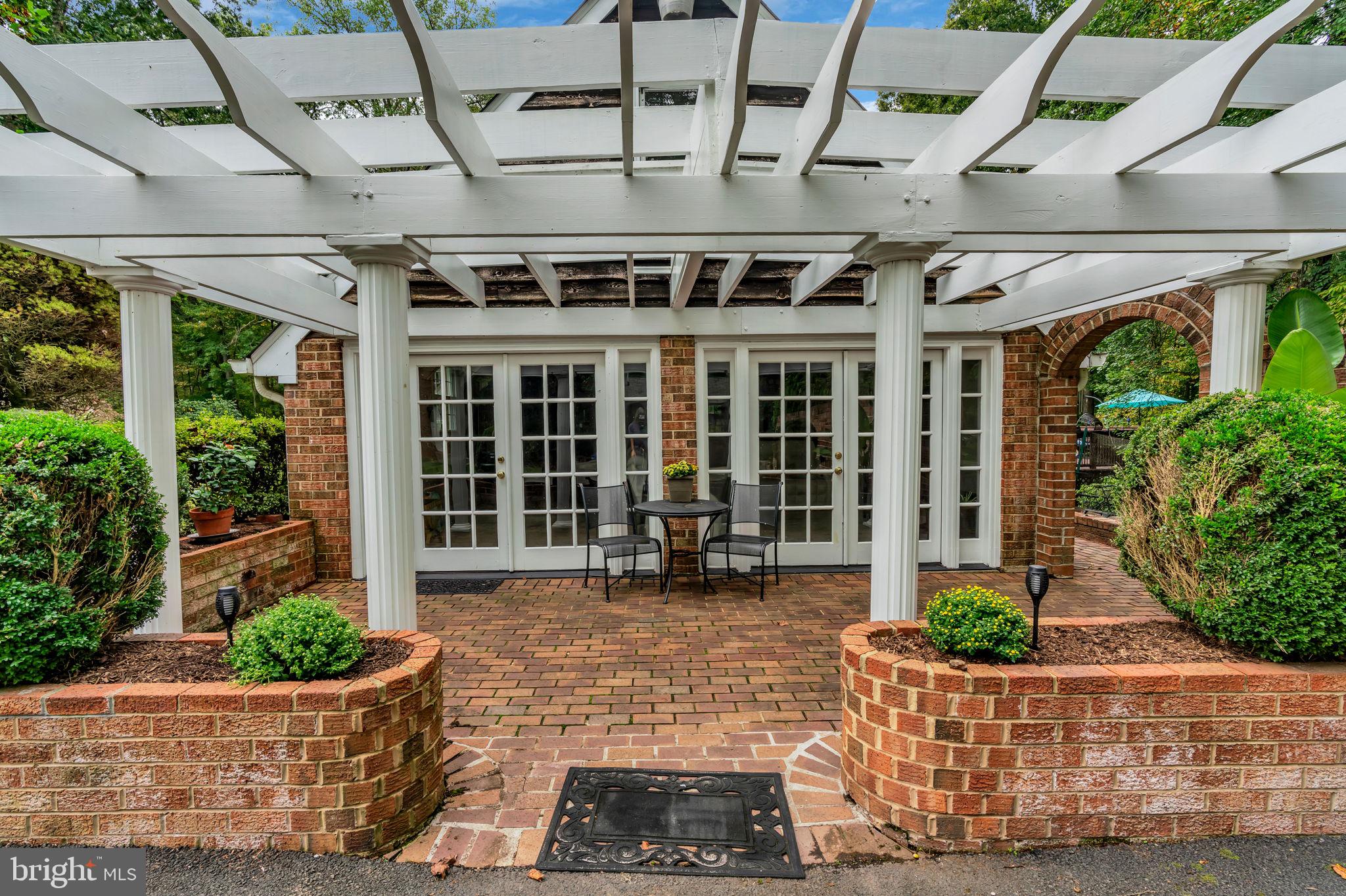 STONEHENGE - Residential