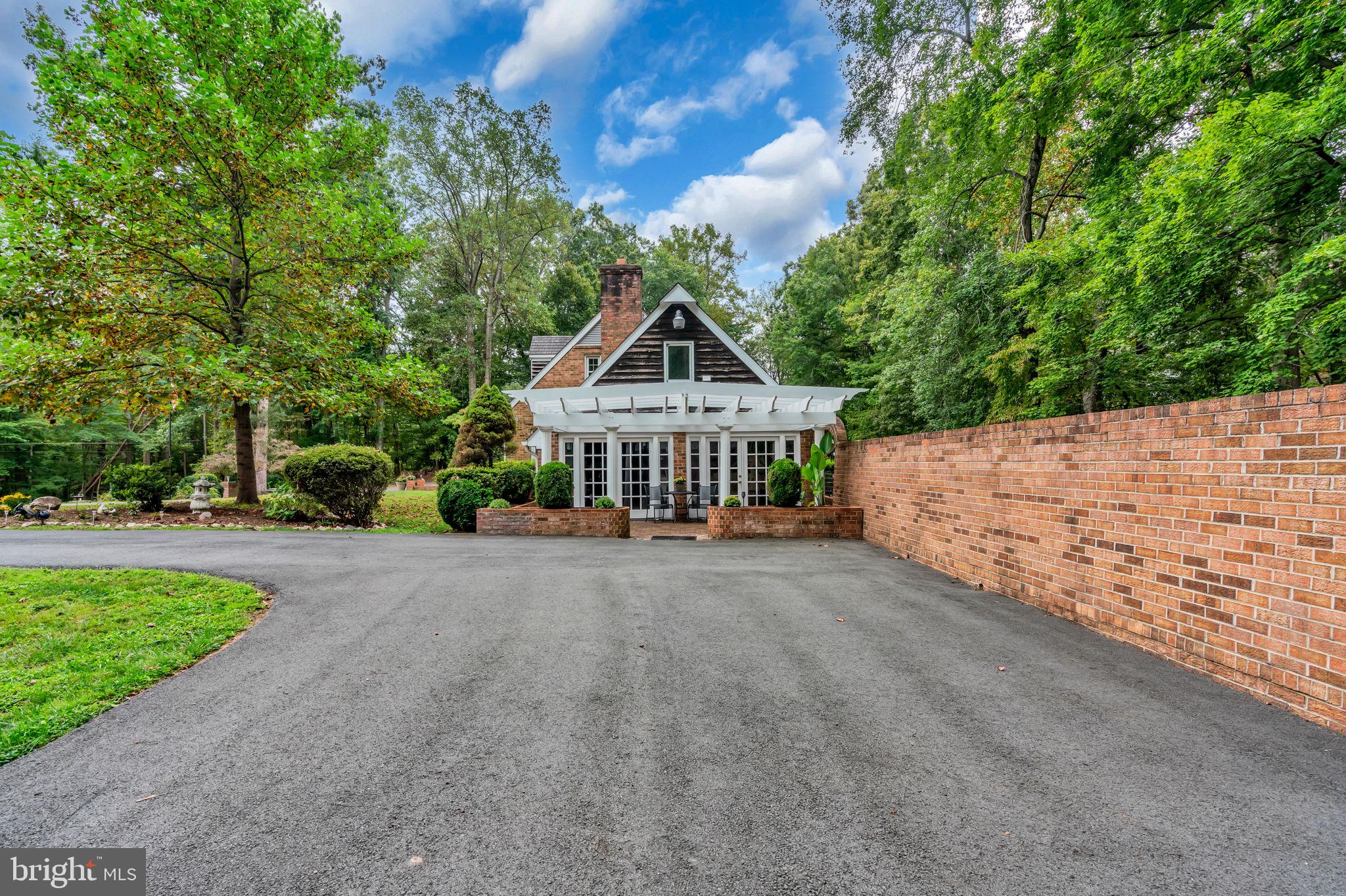 STONEHENGE - Residential