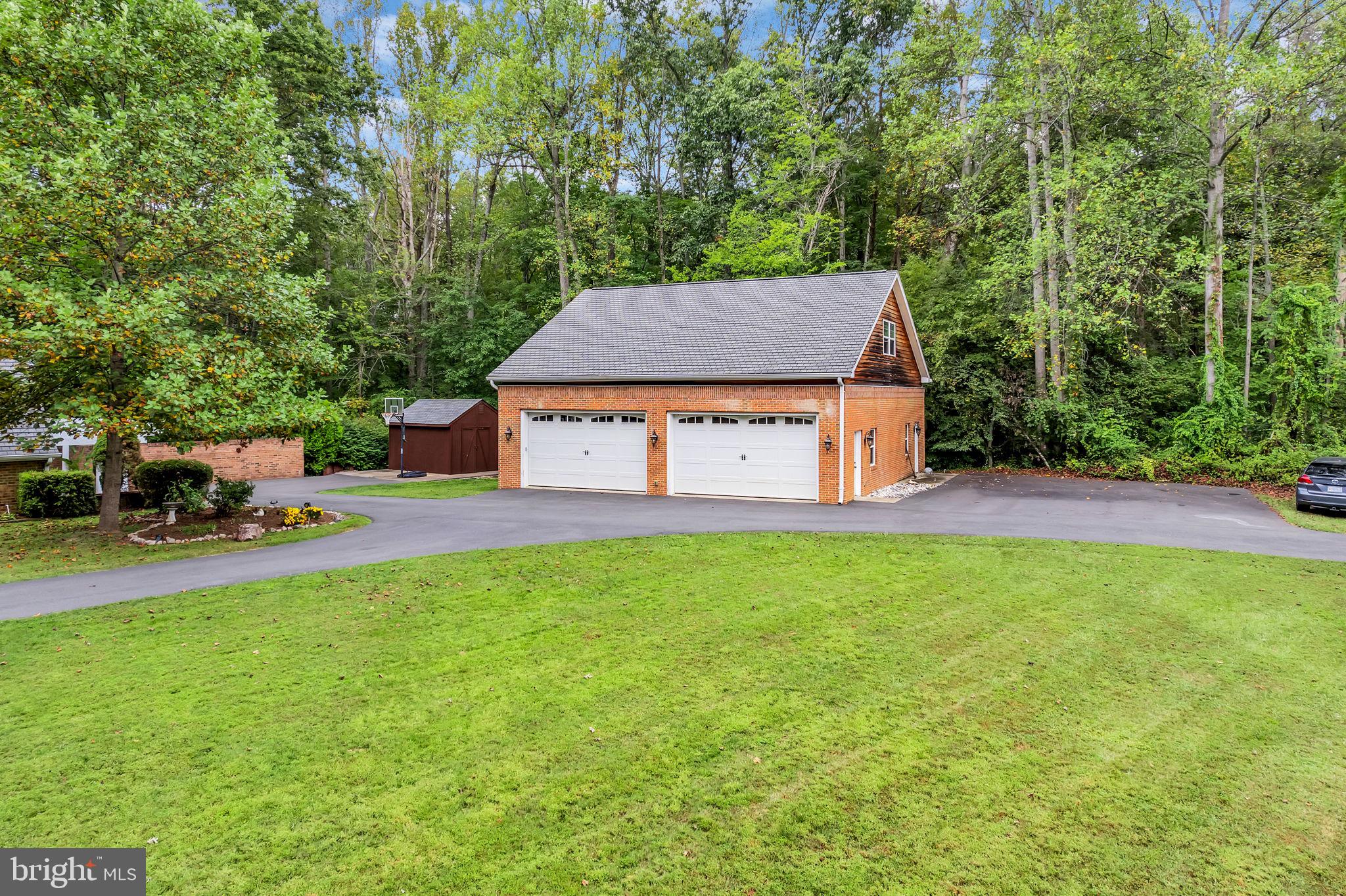 STONEHENGE - Residential