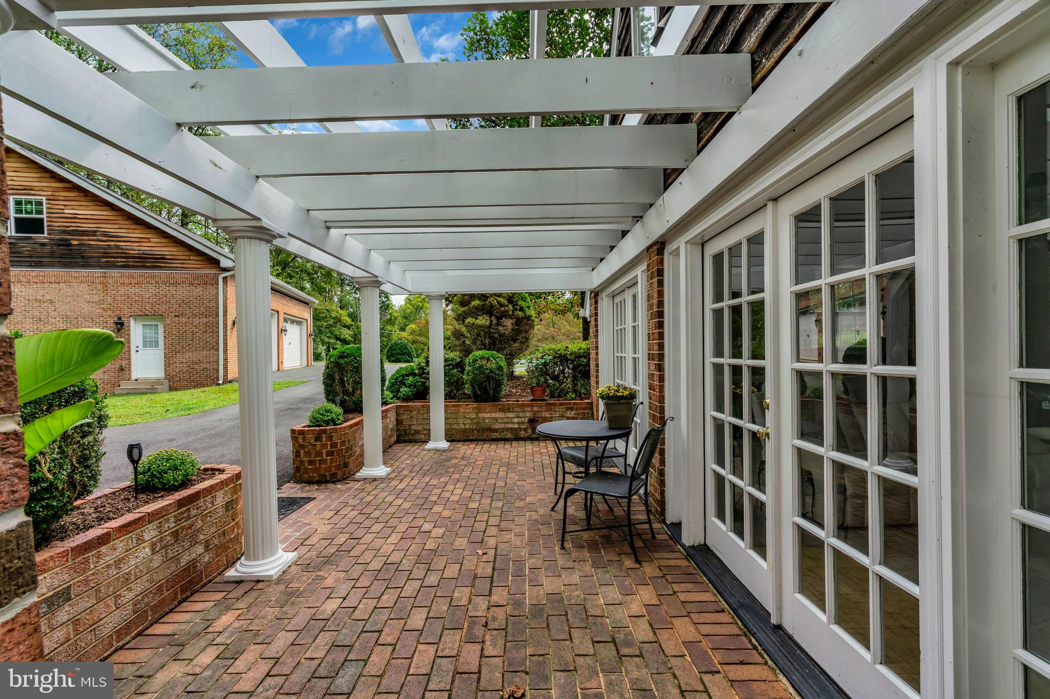 STONEHENGE - Residential