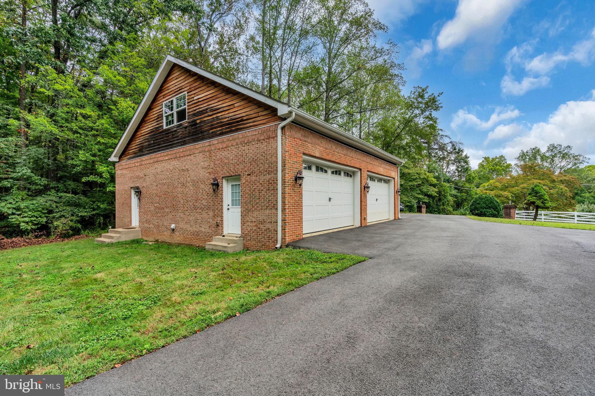 STONEHENGE - Residential