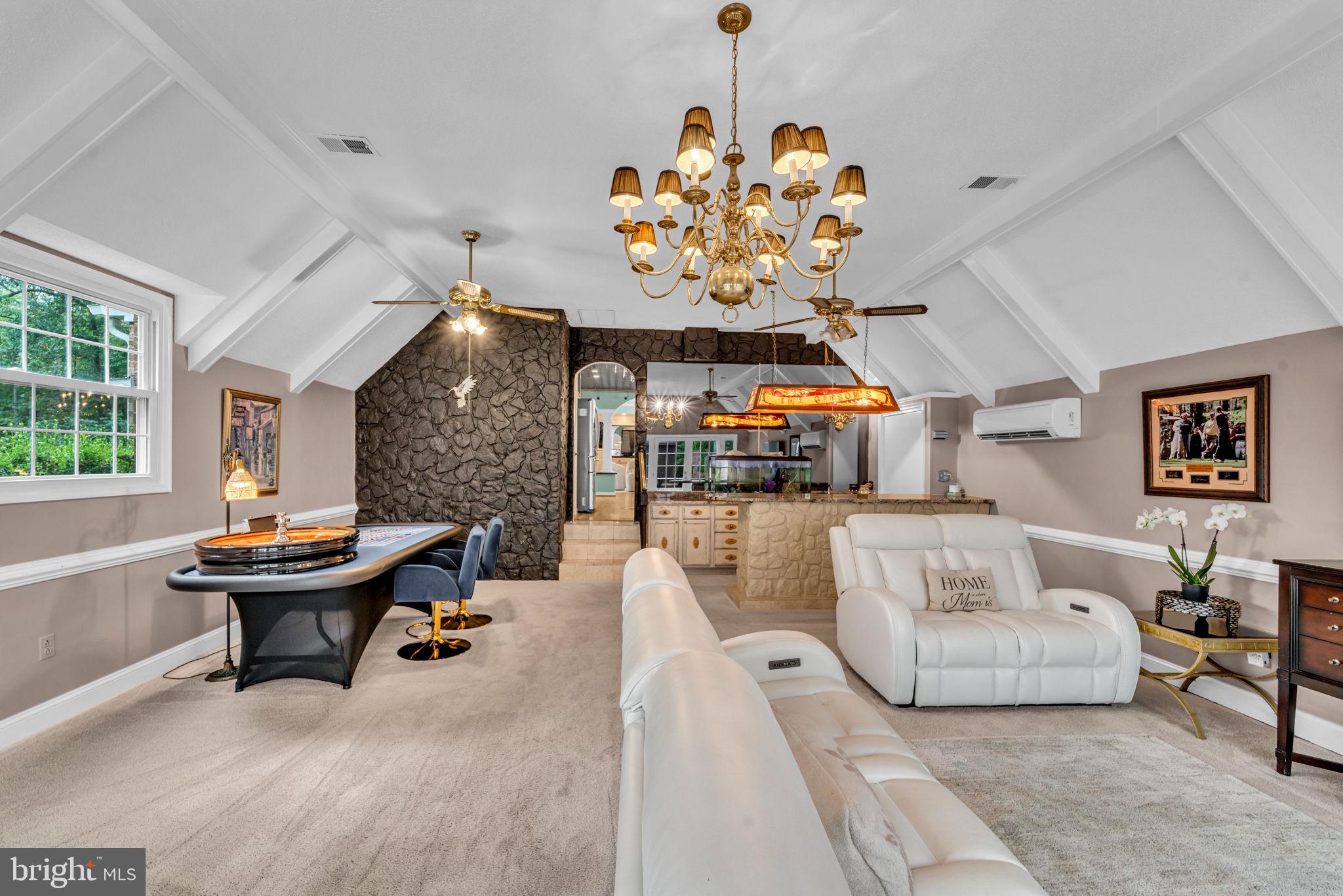 STONEHENGE - Residential