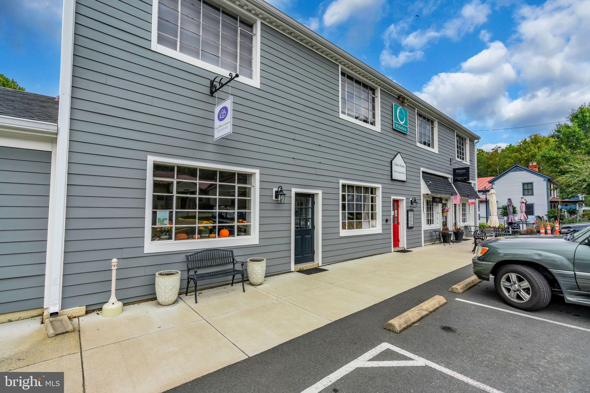 STONEHENGE - Residential