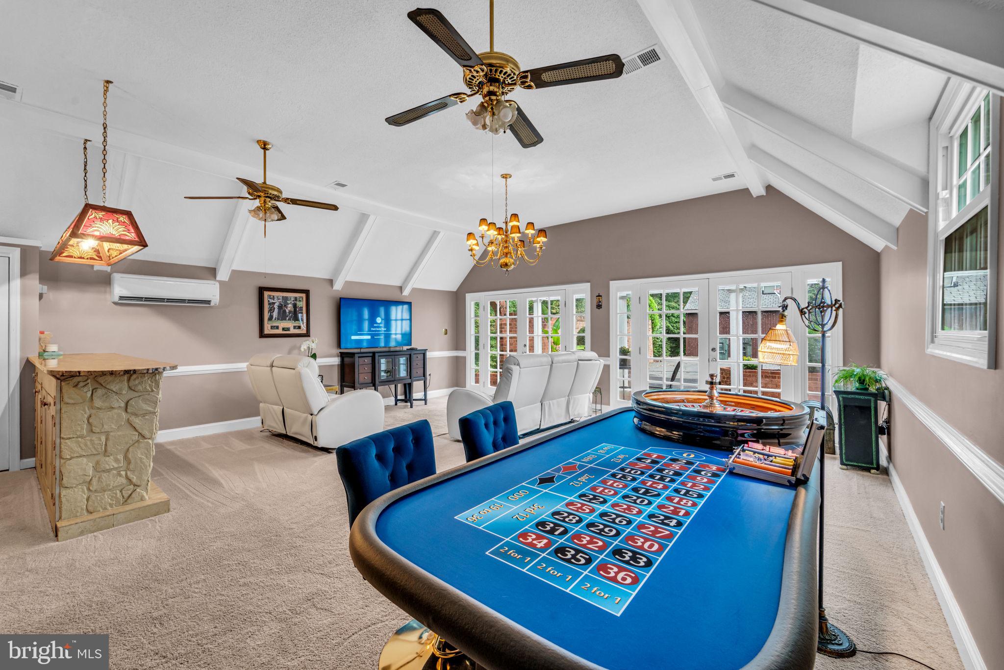 STONEHENGE - Residential