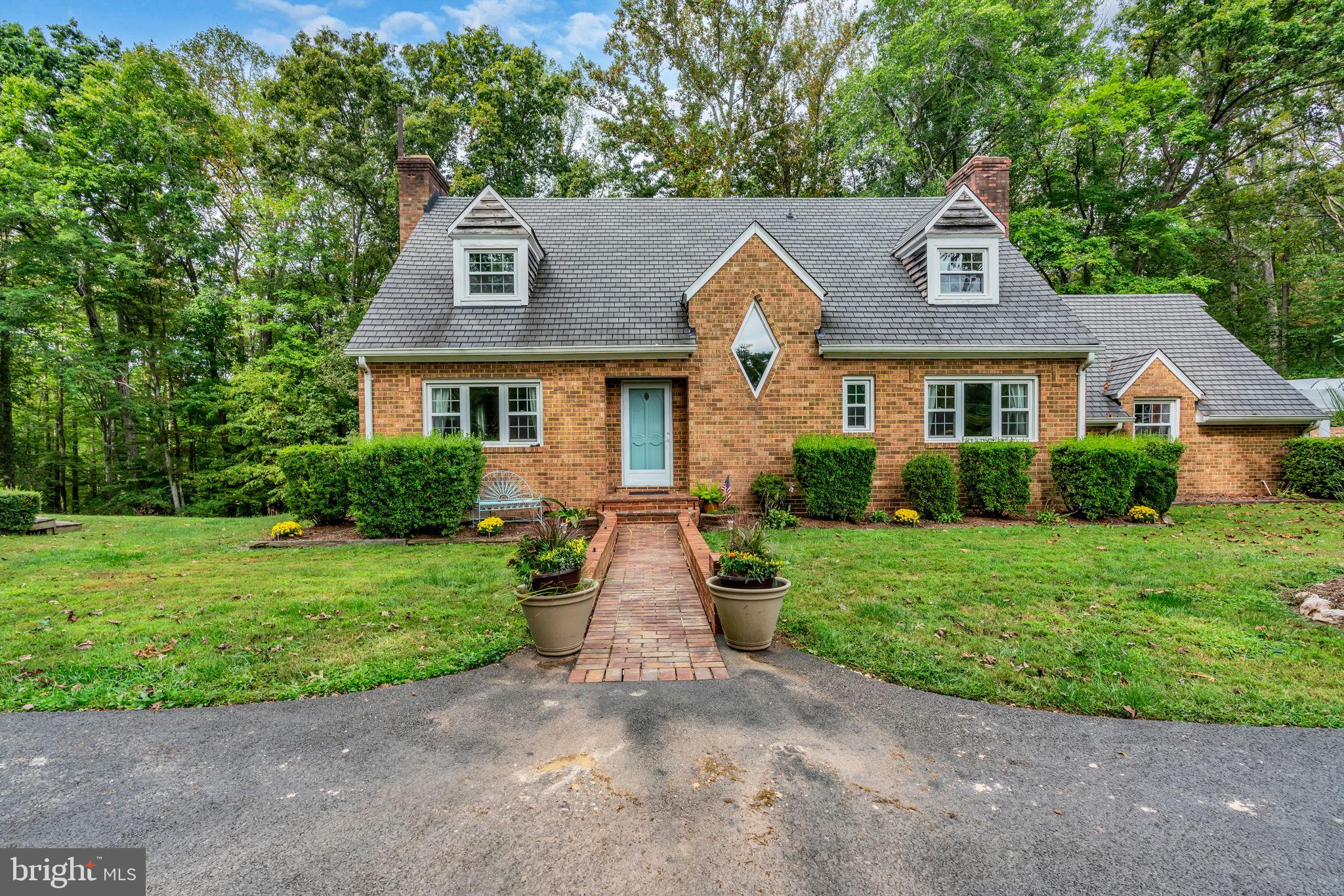 STONEHENGE - Residential