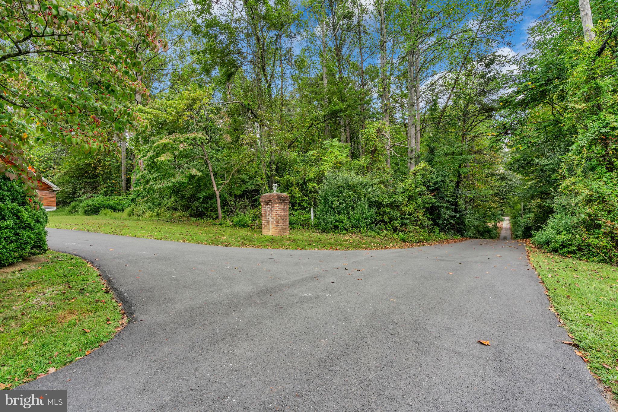 STONEHENGE - Residential