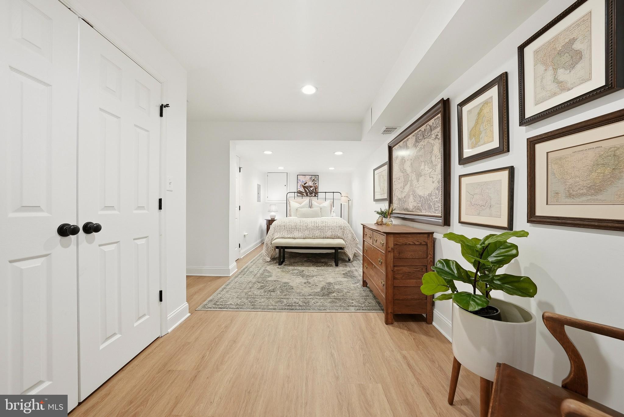 VIENNA HILLS - Residential