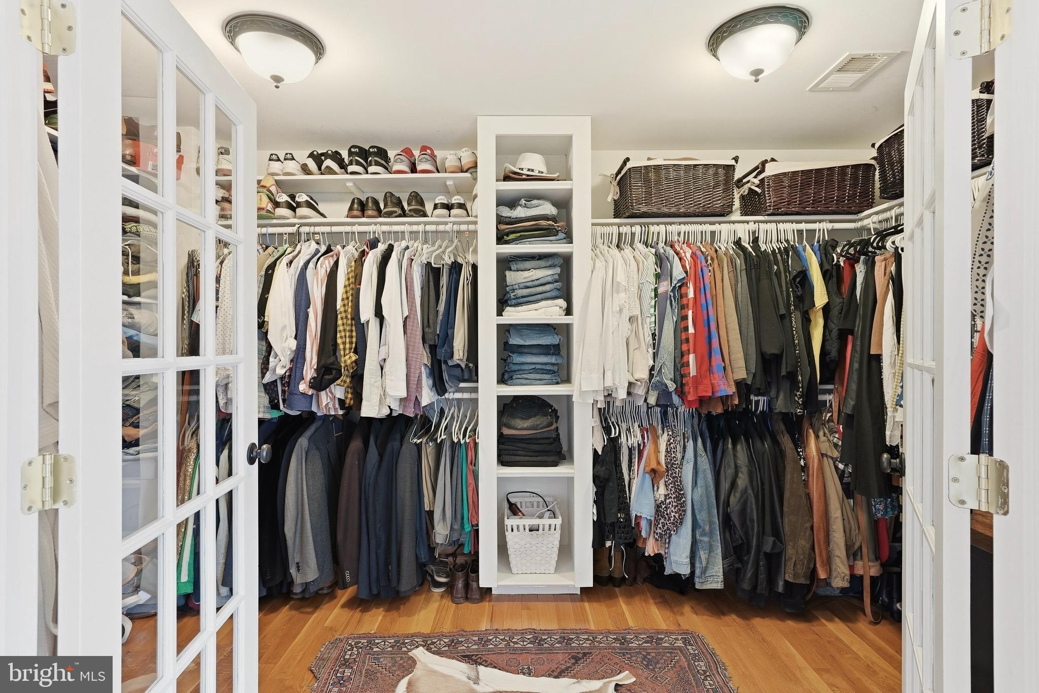 VIENNA HILLS - Residential