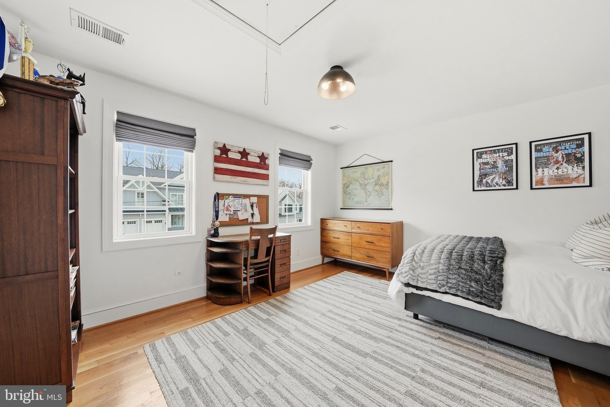 VIENNA HILLS - Residential