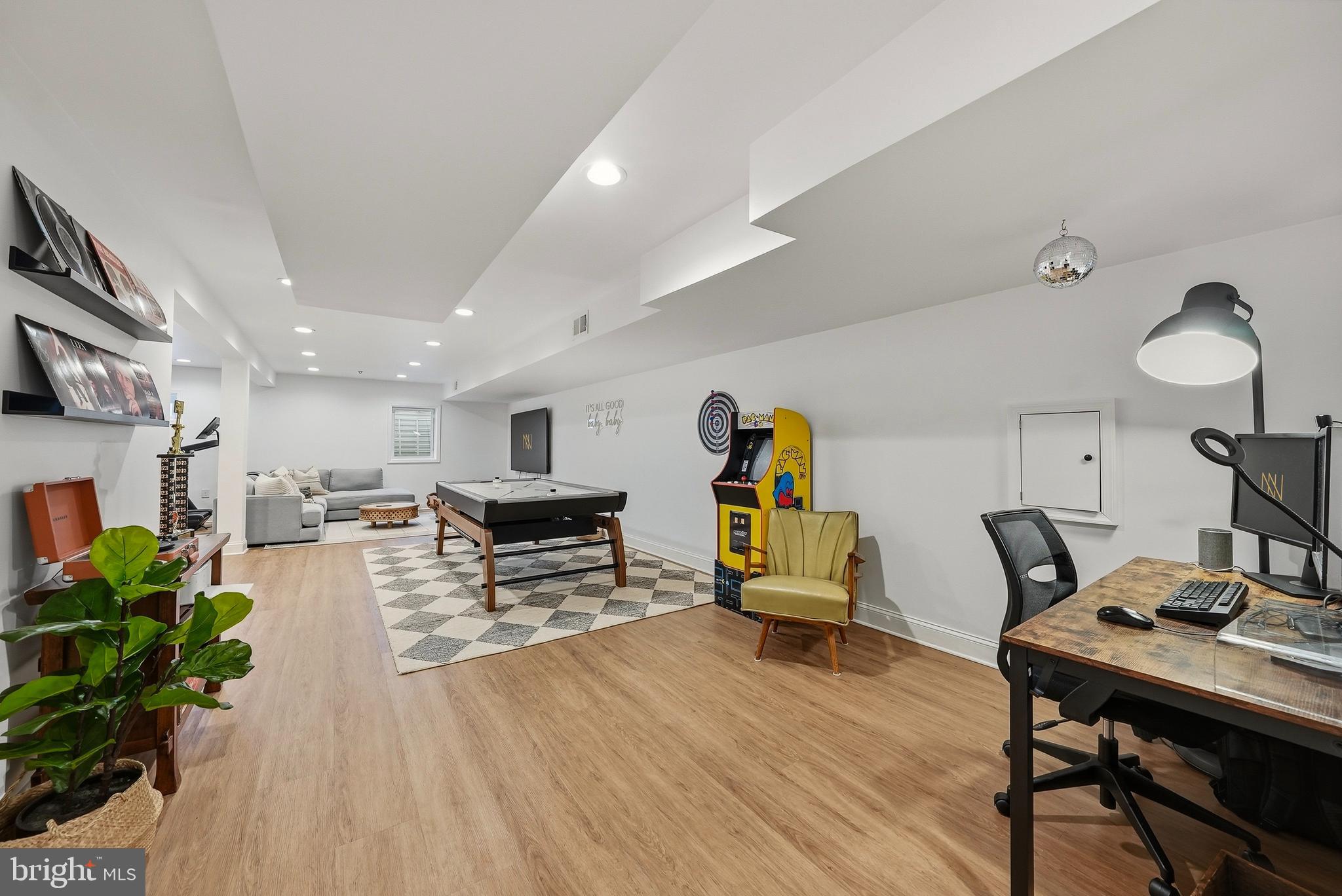 VIENNA HILLS - Residential