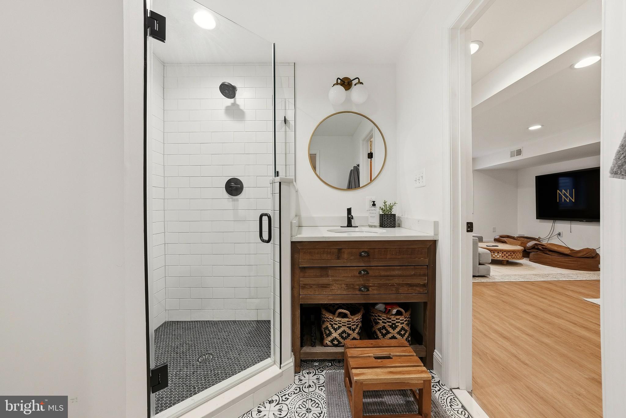 VIENNA HILLS - Residential