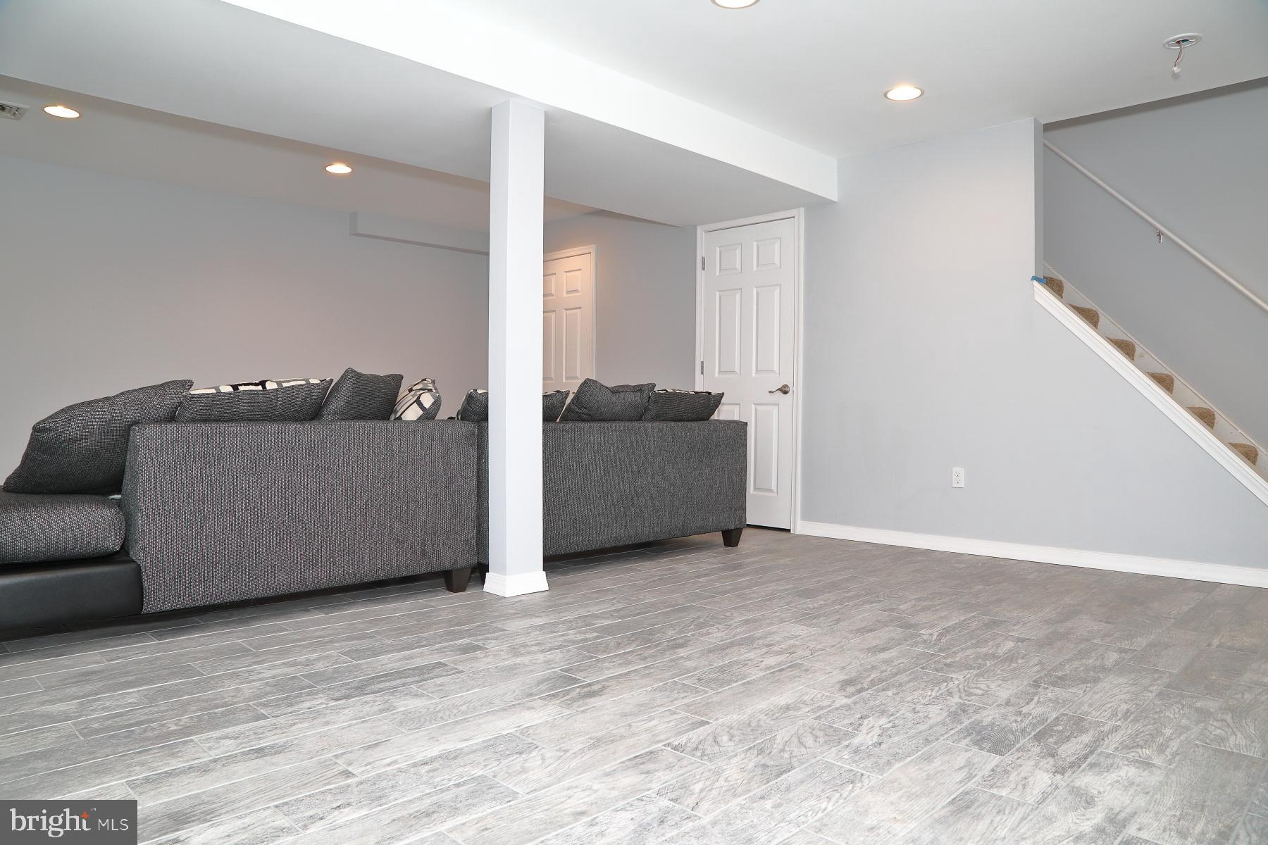 COUNTRY CROSSING - Residential