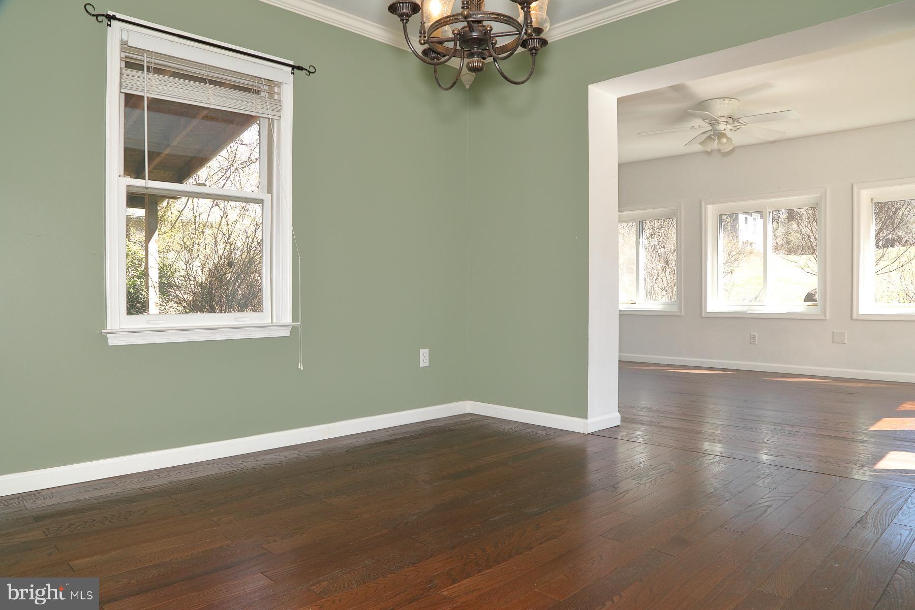 COUNTRY CROSSING - Residential