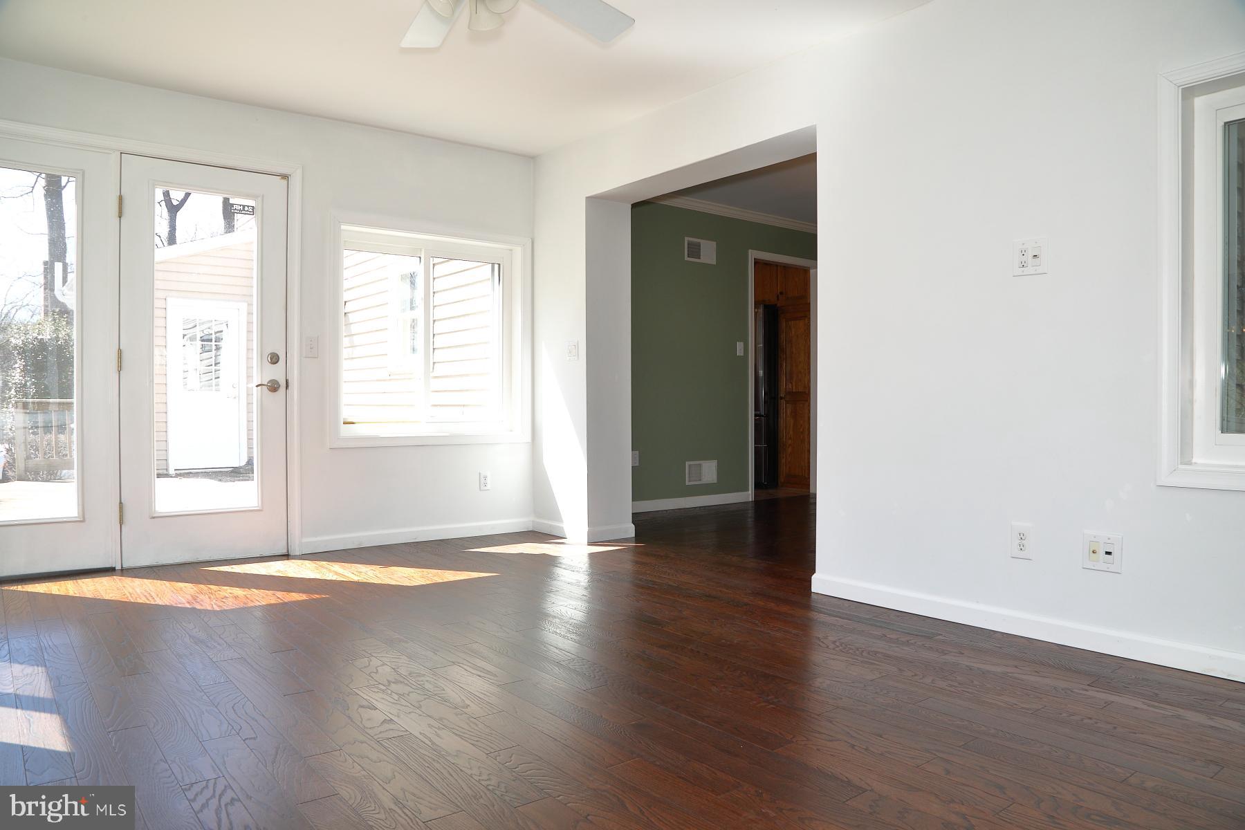 COUNTRY CROSSING - Residential