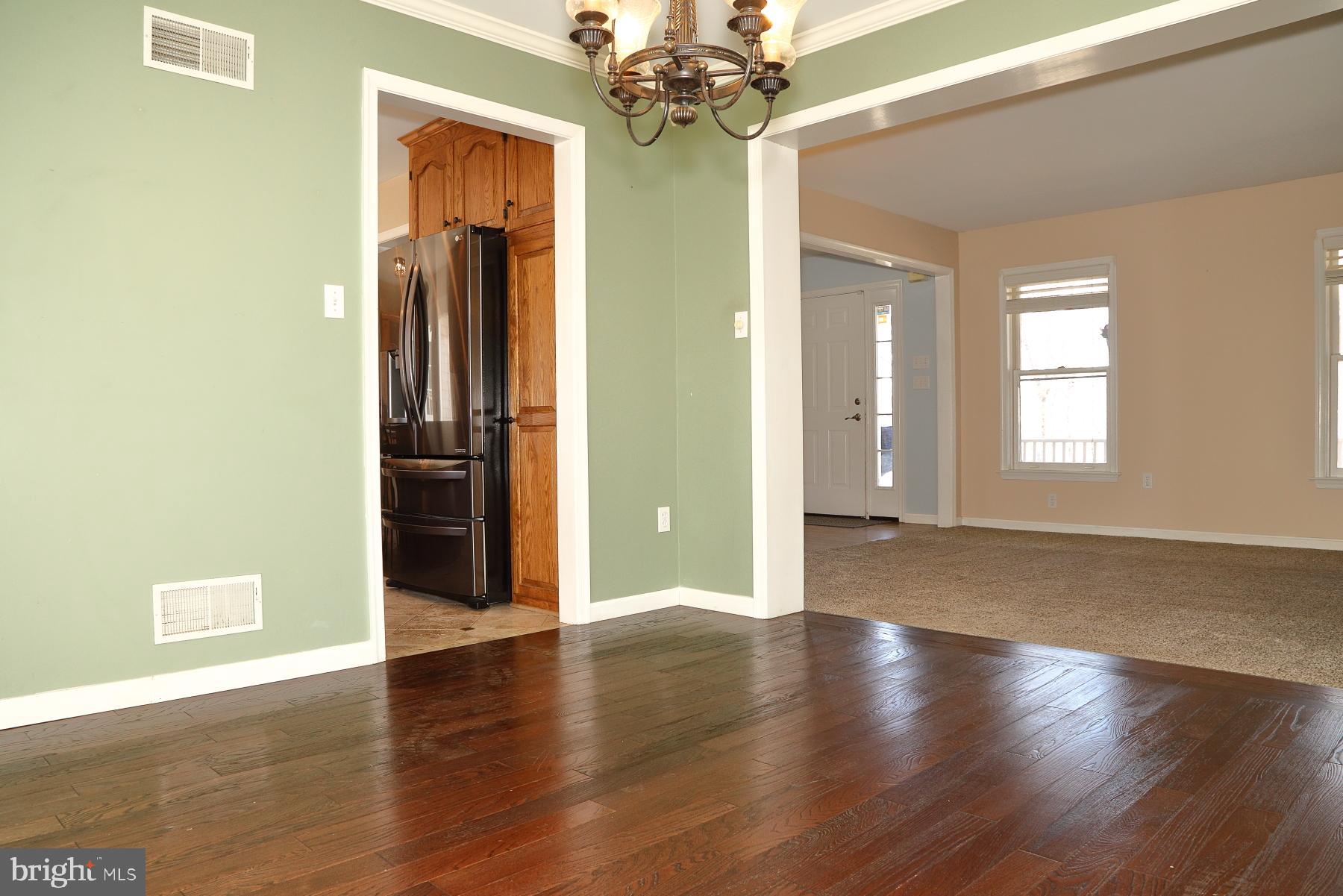 COUNTRY CROSSING - Residential