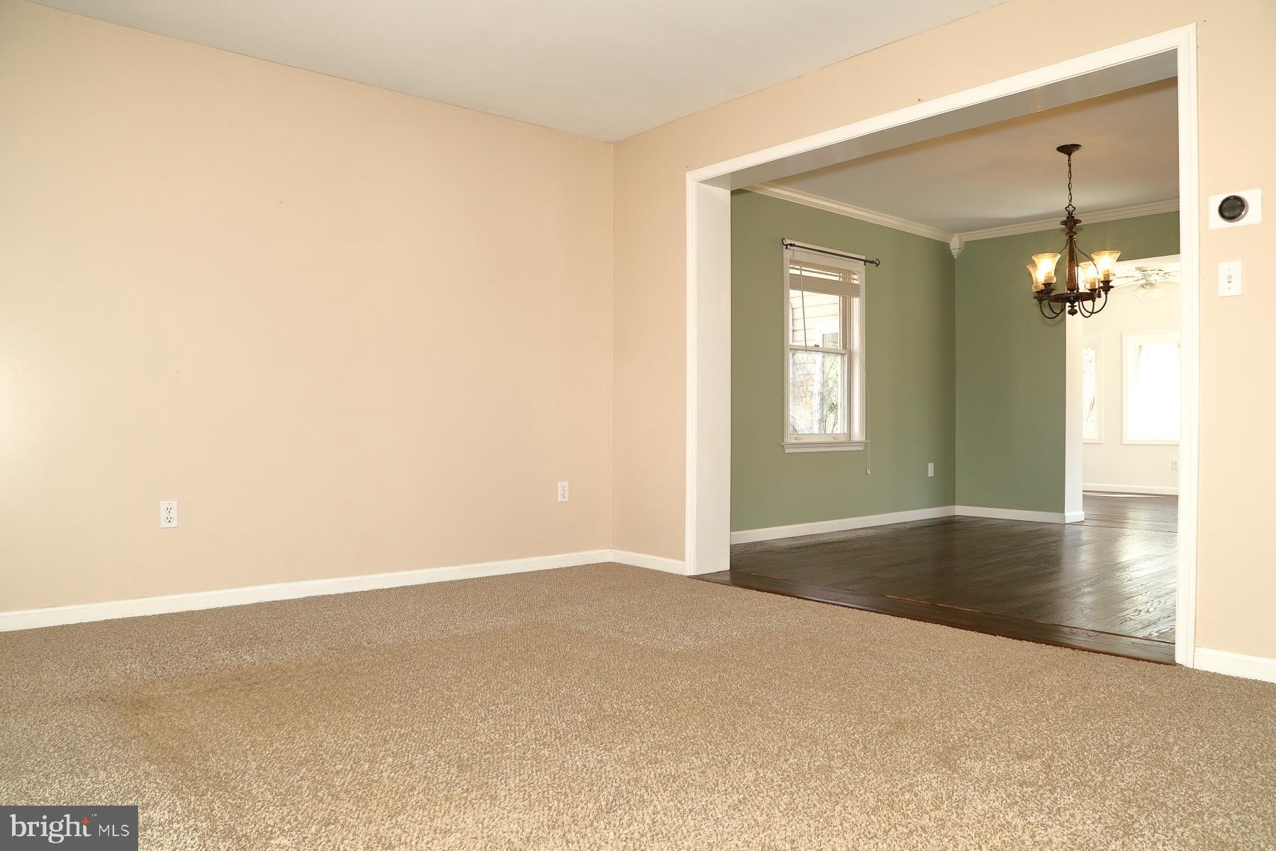 COUNTRY CROSSING - Residential