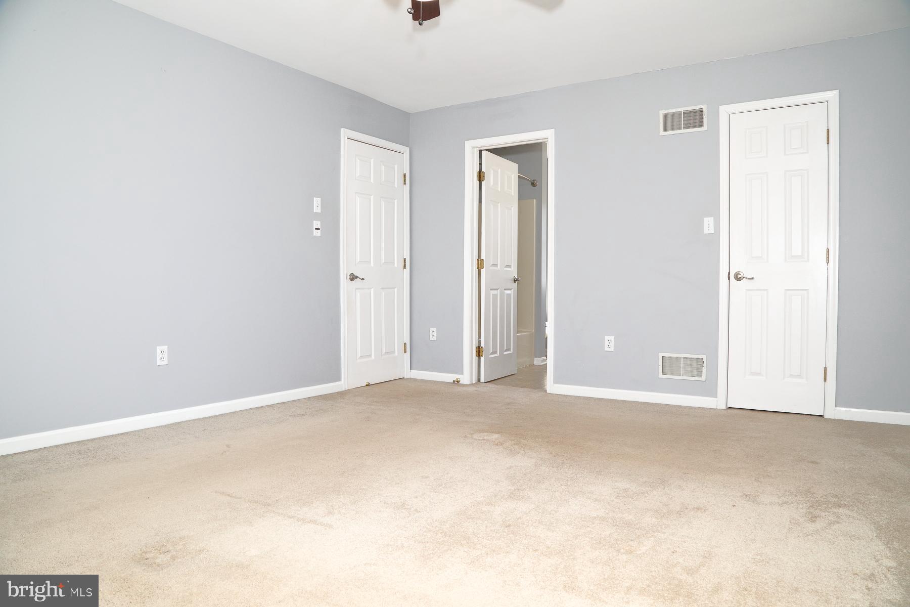 COUNTRY CROSSING - Residential