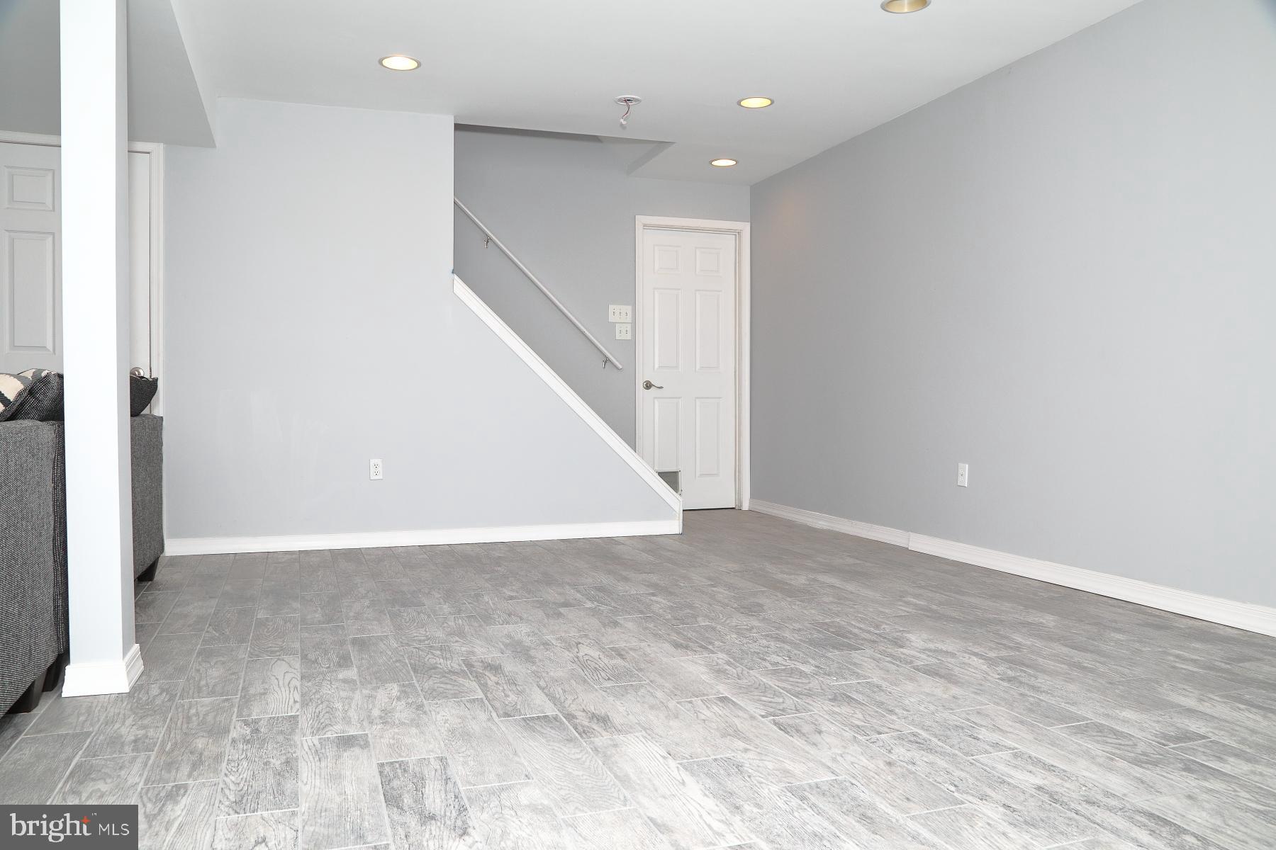 COUNTRY CROSSING - Residential