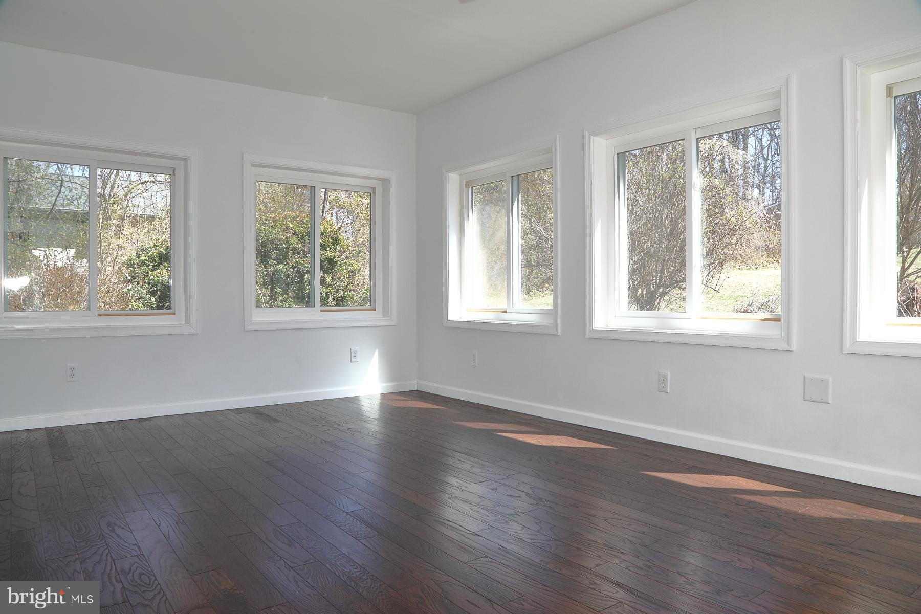 COUNTRY CROSSING - Residential