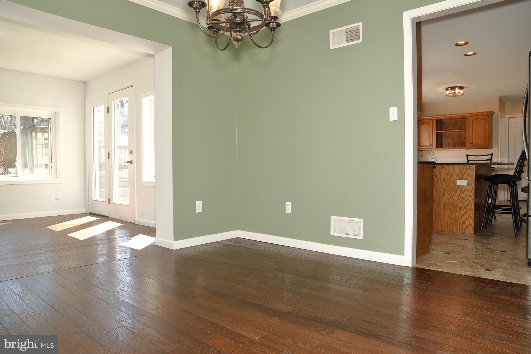 COUNTRY CROSSING - Residential