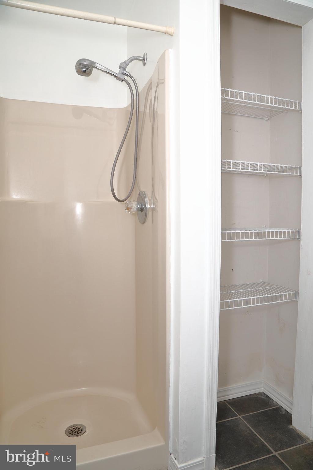 COUNTRY CROSSING - Residential