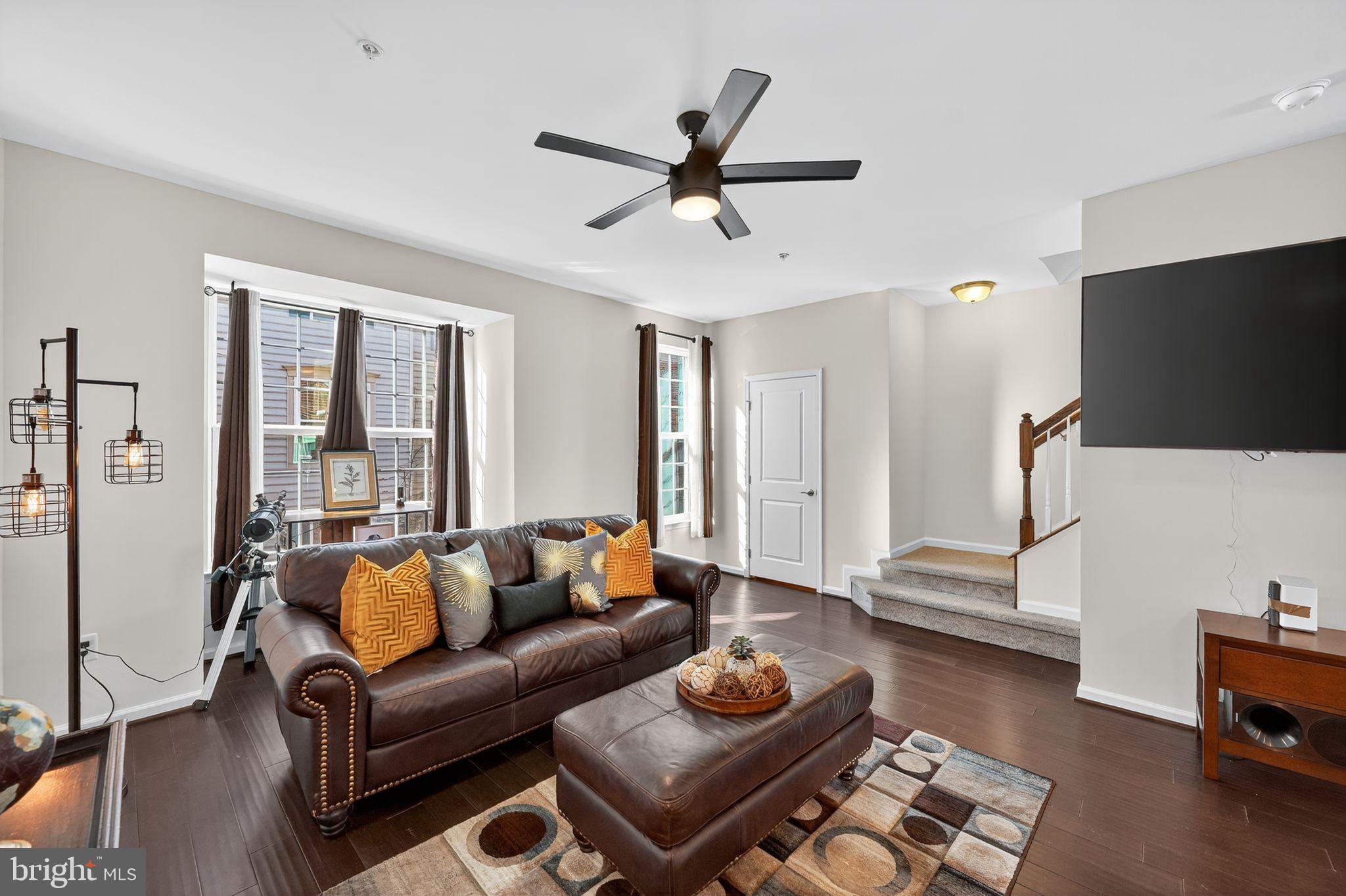 HOWARD SQUARE - Residential