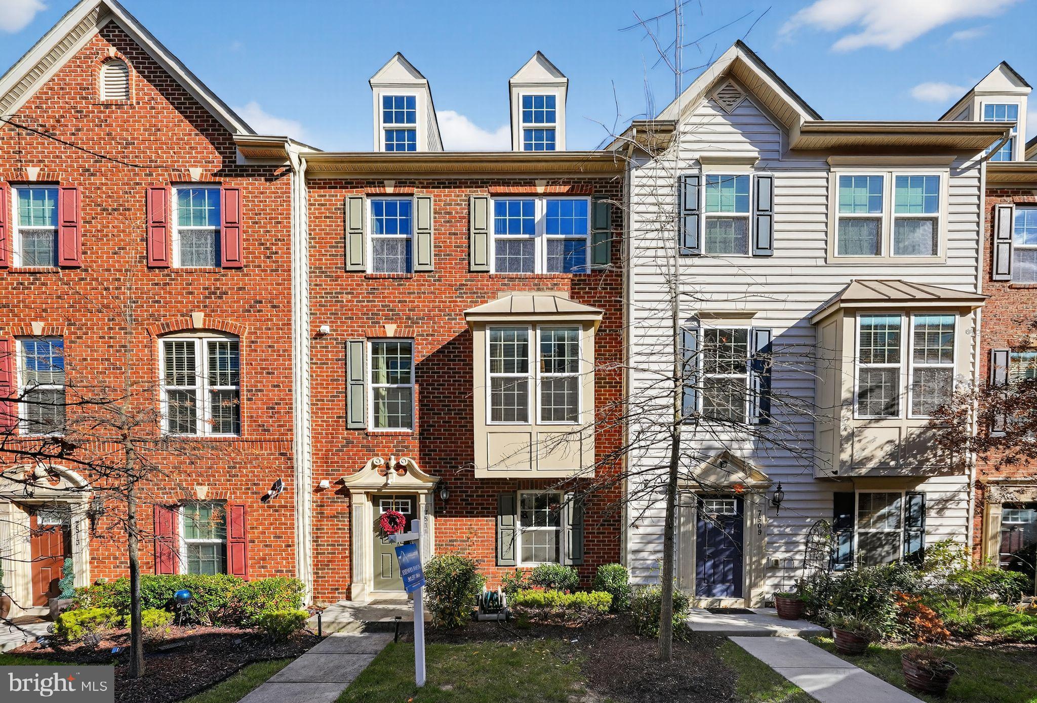 HOWARD SQUARE - Residential