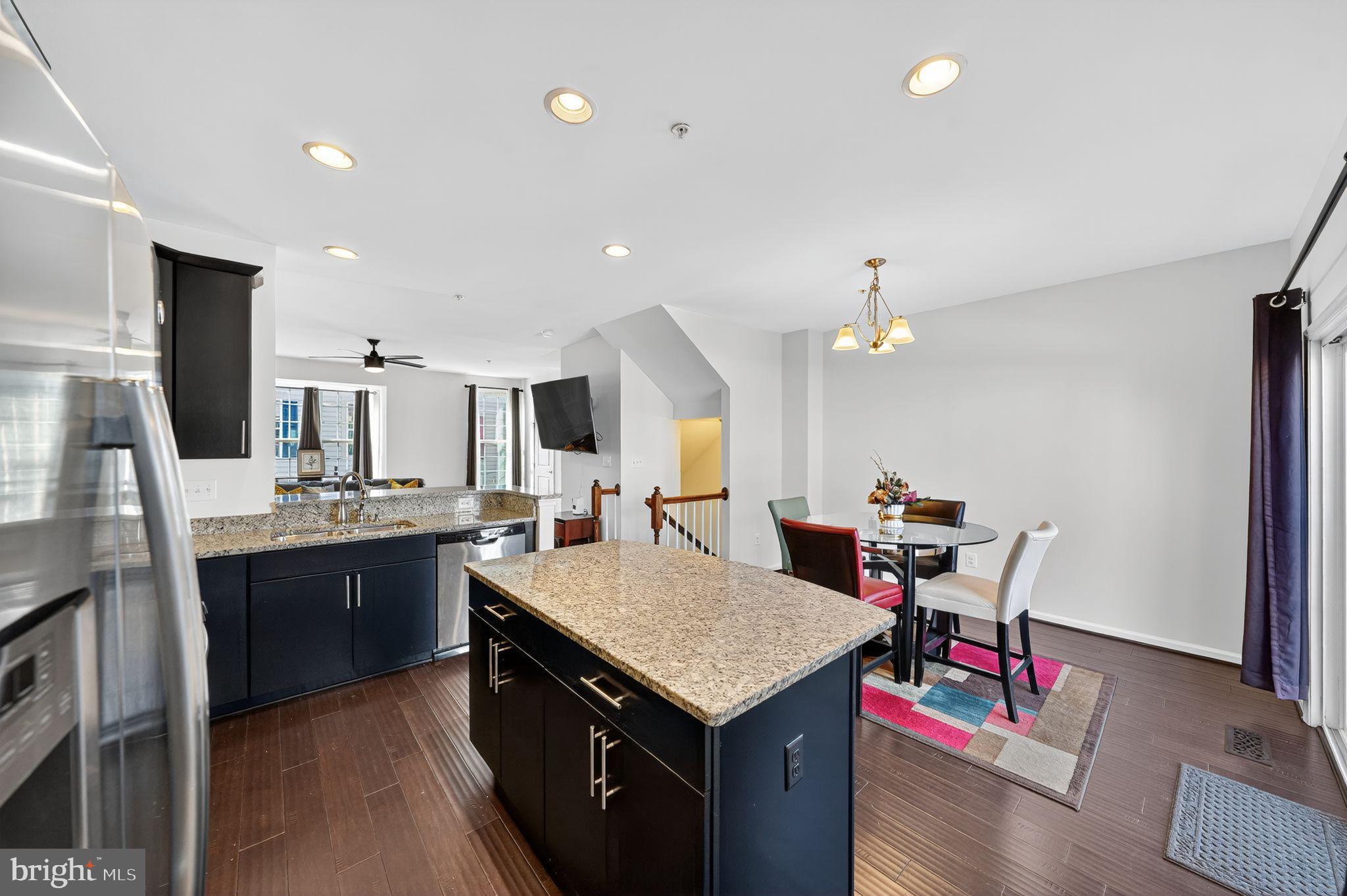 HOWARD SQUARE - Residential