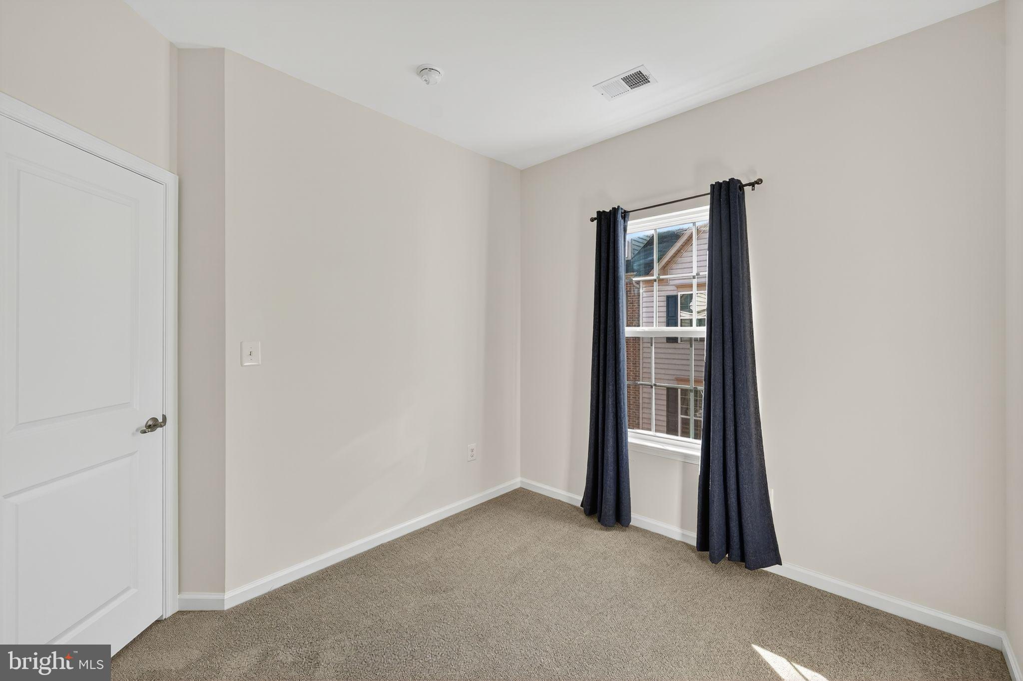 HOWARD SQUARE - Residential