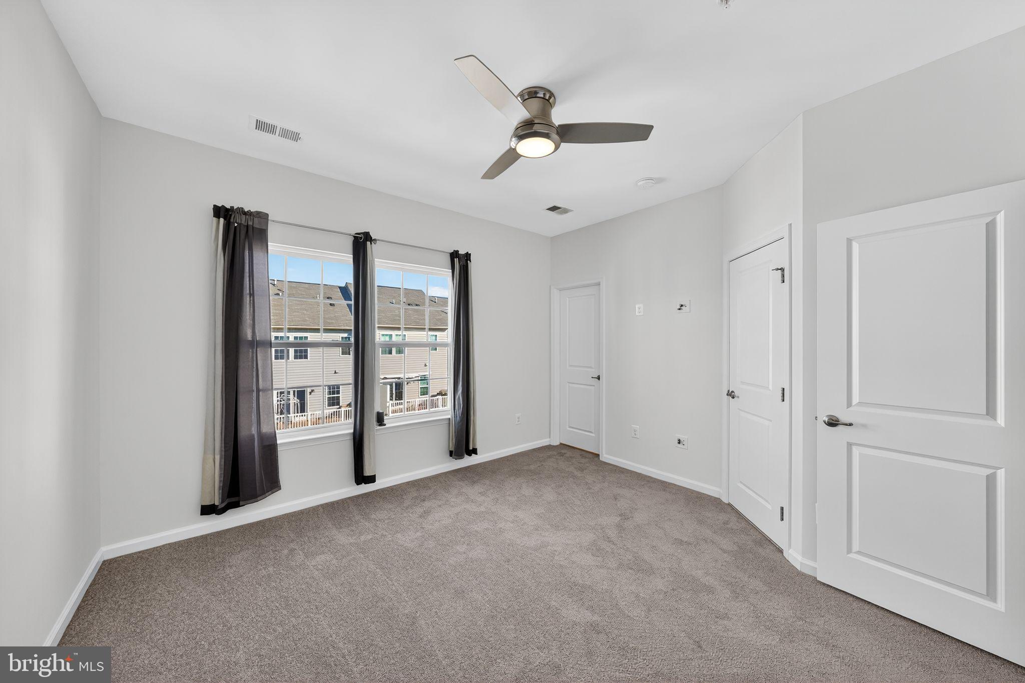 HOWARD SQUARE - Residential