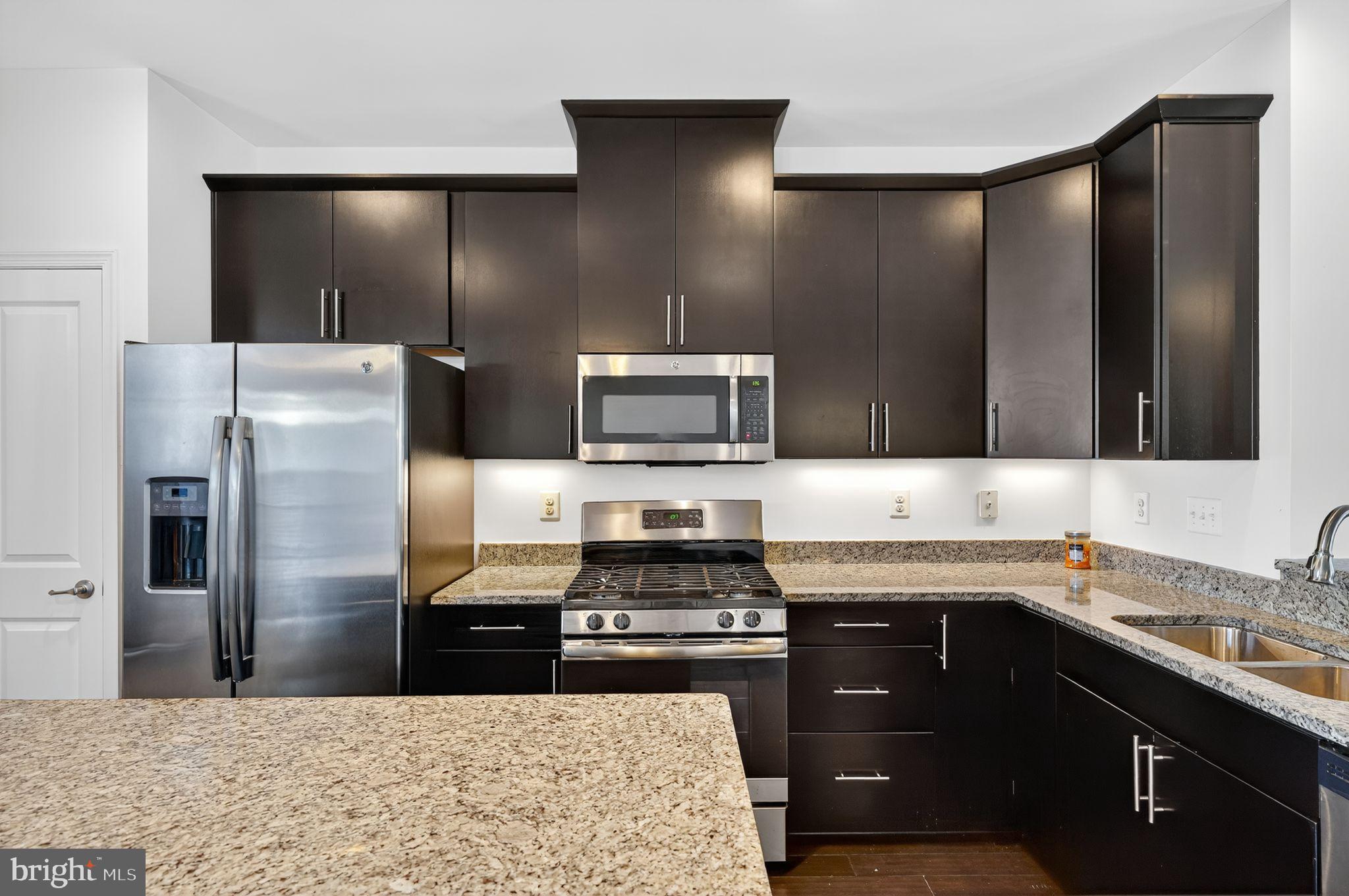 HOWARD SQUARE - Residential