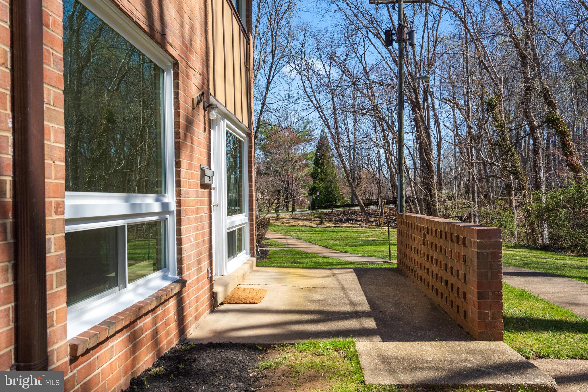 MOSBY WOODS TOWNHOUSE - Residential