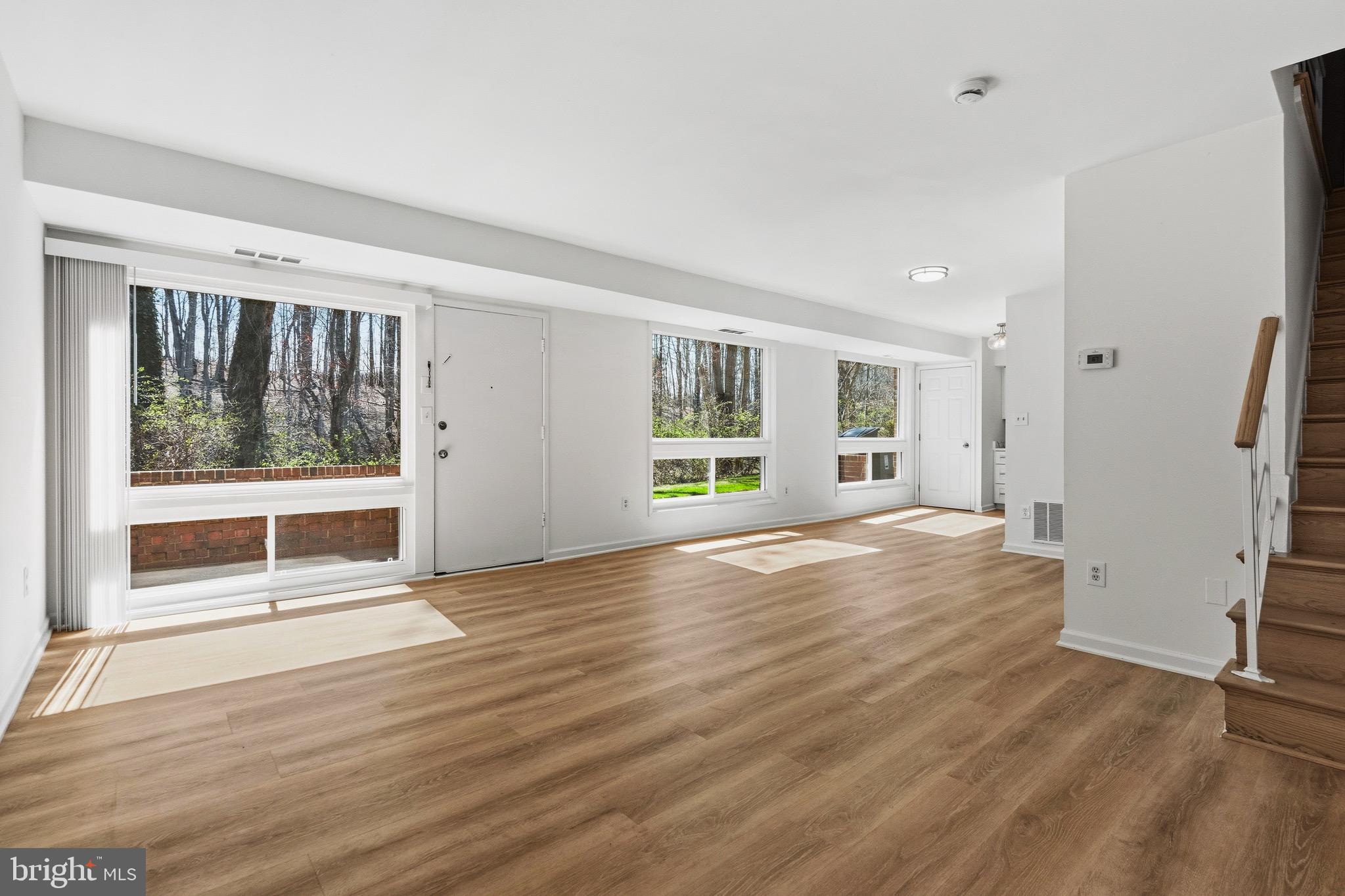 MOSBY WOODS TOWNHOUSE - Residential