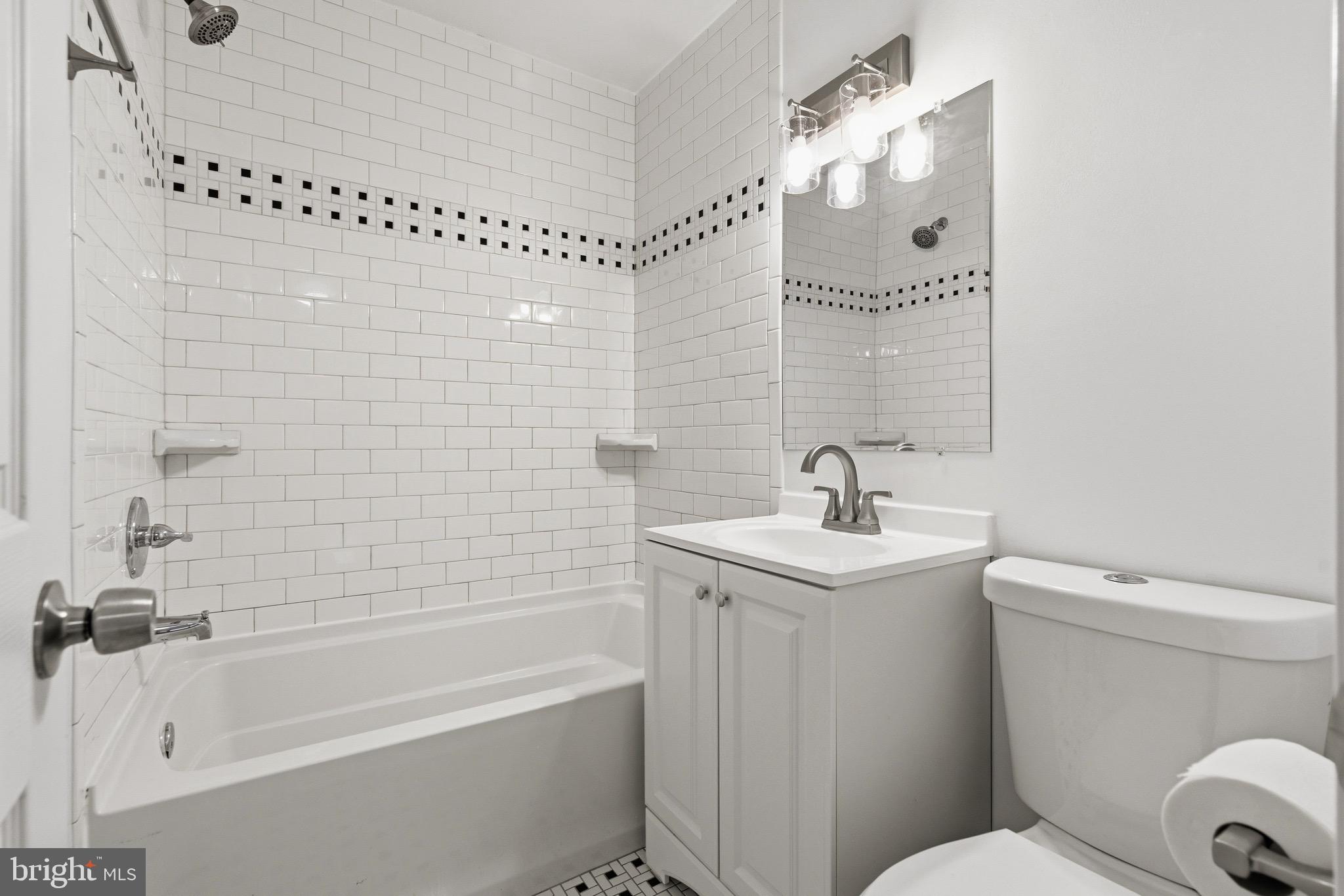 MOSBY WOODS TOWNHOUSE - Residential