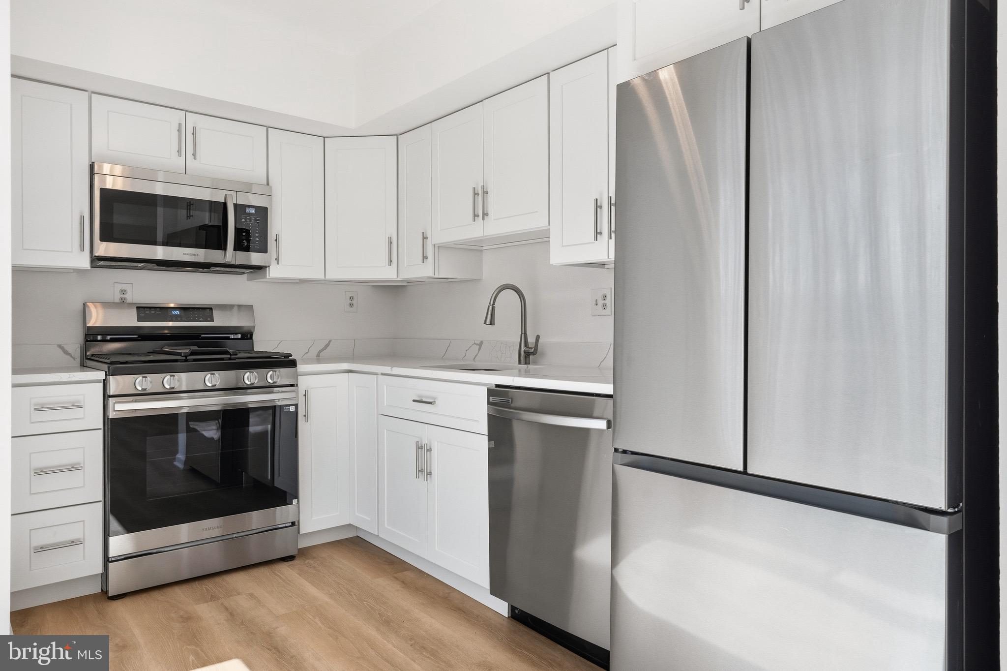 MOSBY WOODS TOWNHOUSE - Residential