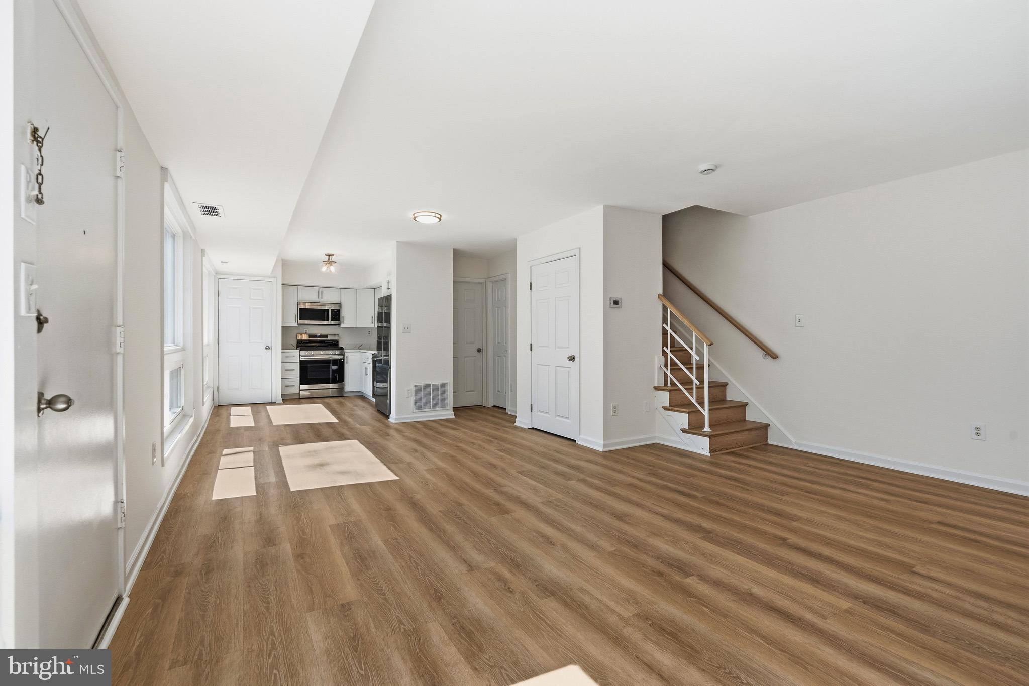 MOSBY WOODS TOWNHOUSE - Residential