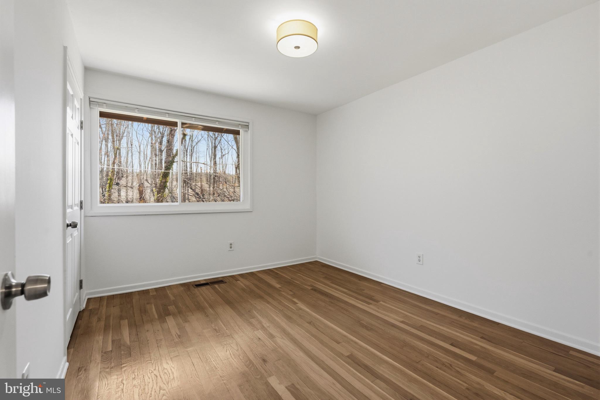 MOSBY WOODS TOWNHOUSE - Residential