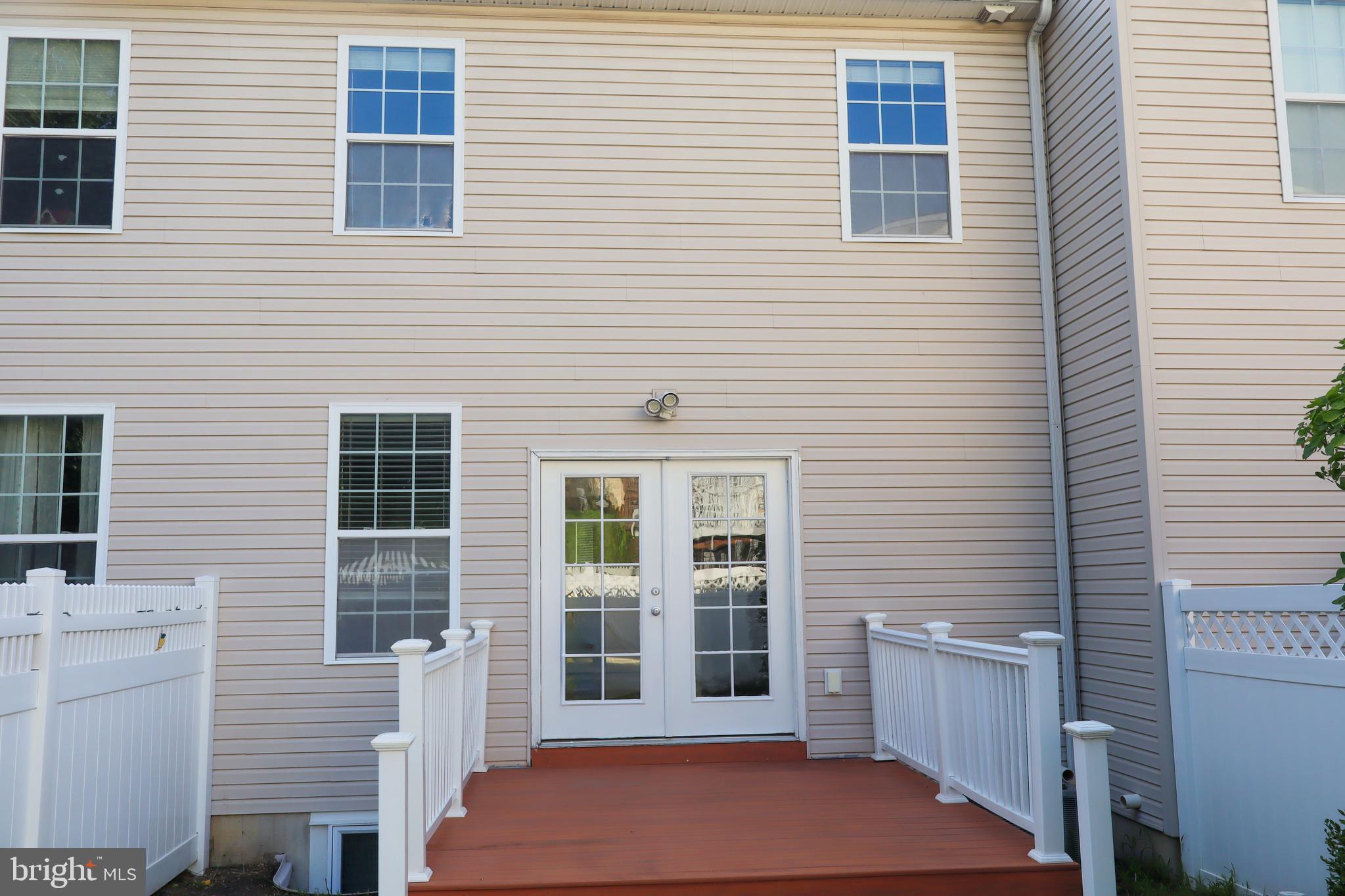 914 THOMAS STREET