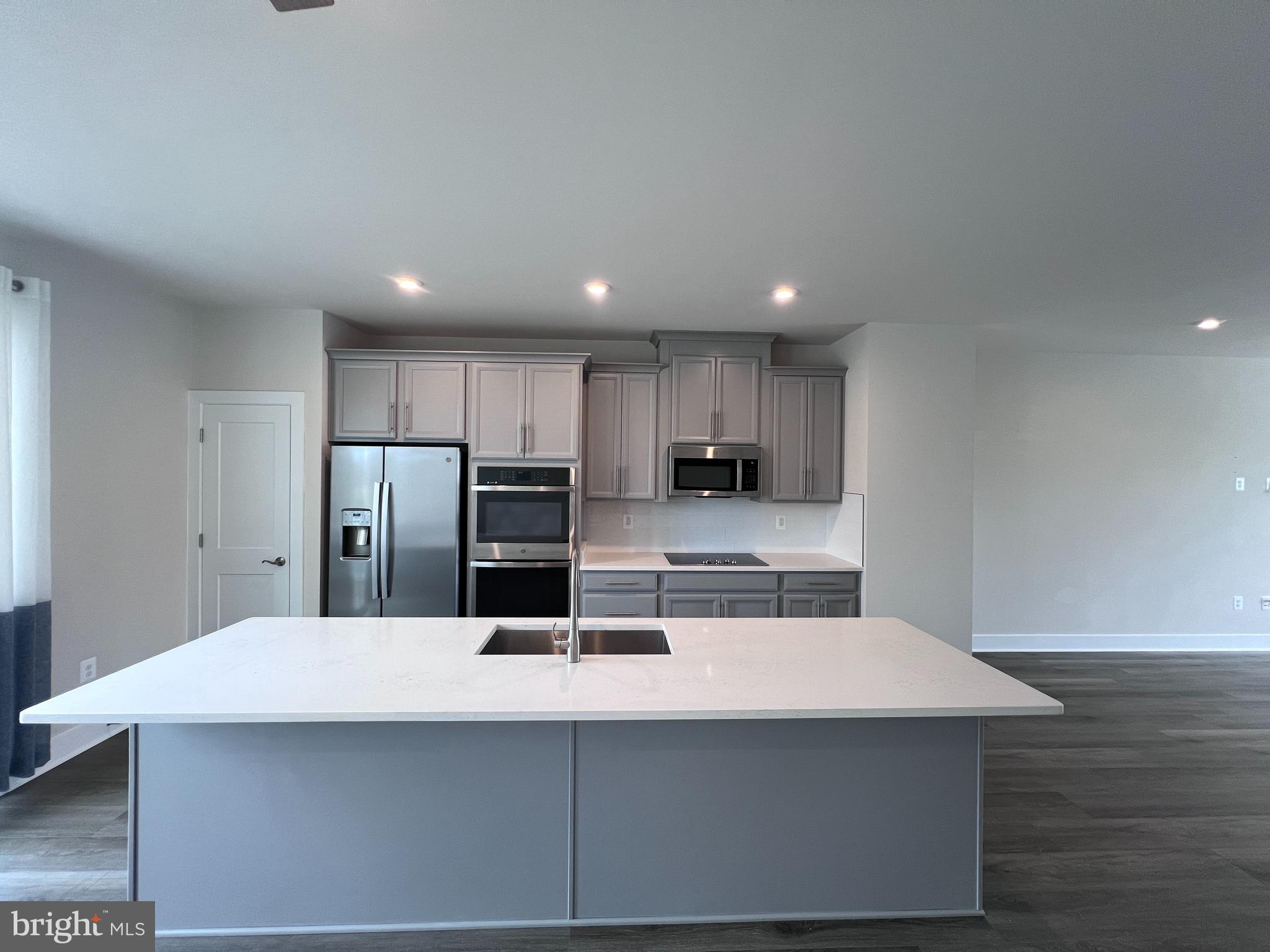 BRADLEY SQUARE - Residential Lease