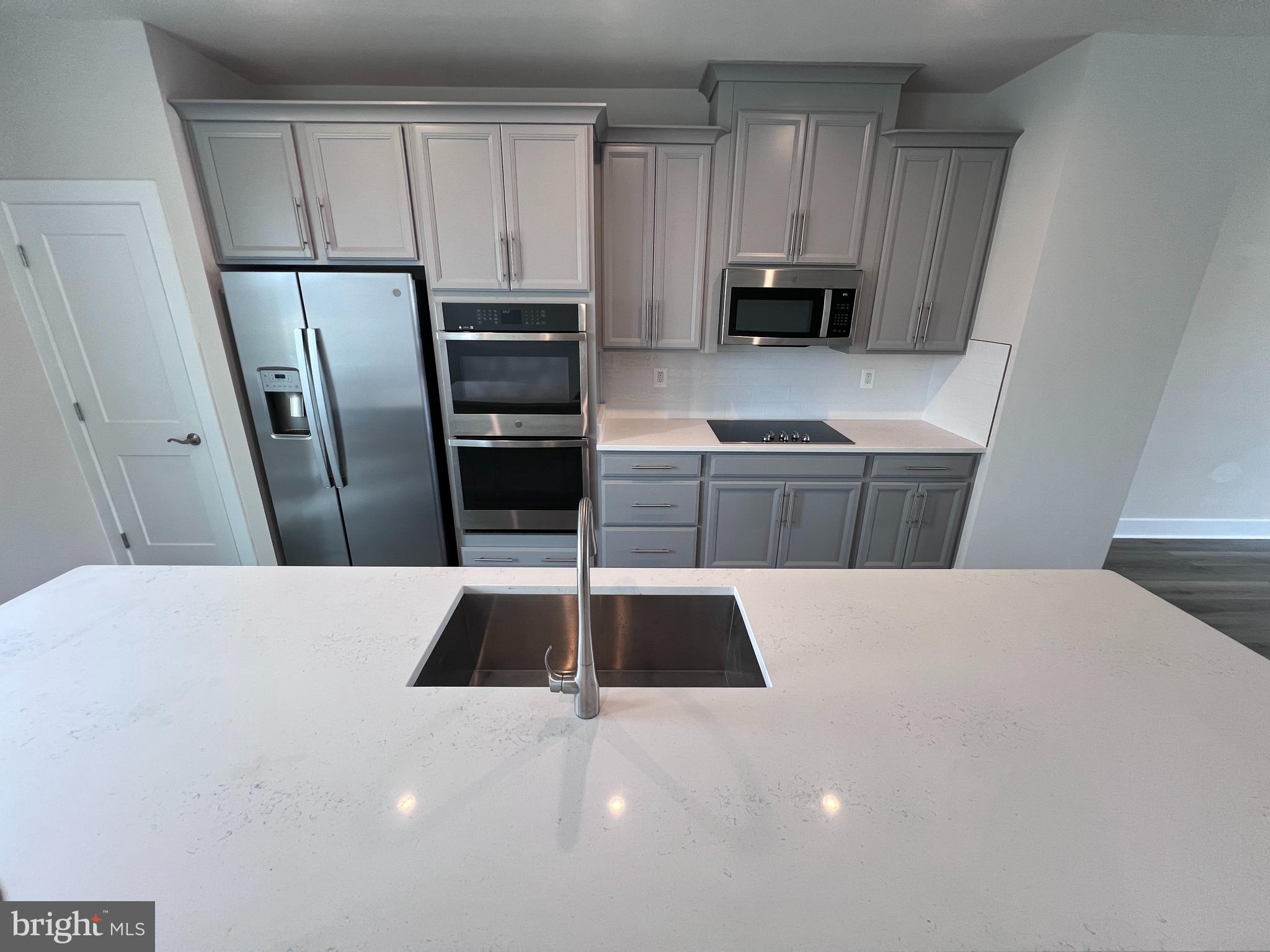 BRADLEY SQUARE - Residential Lease