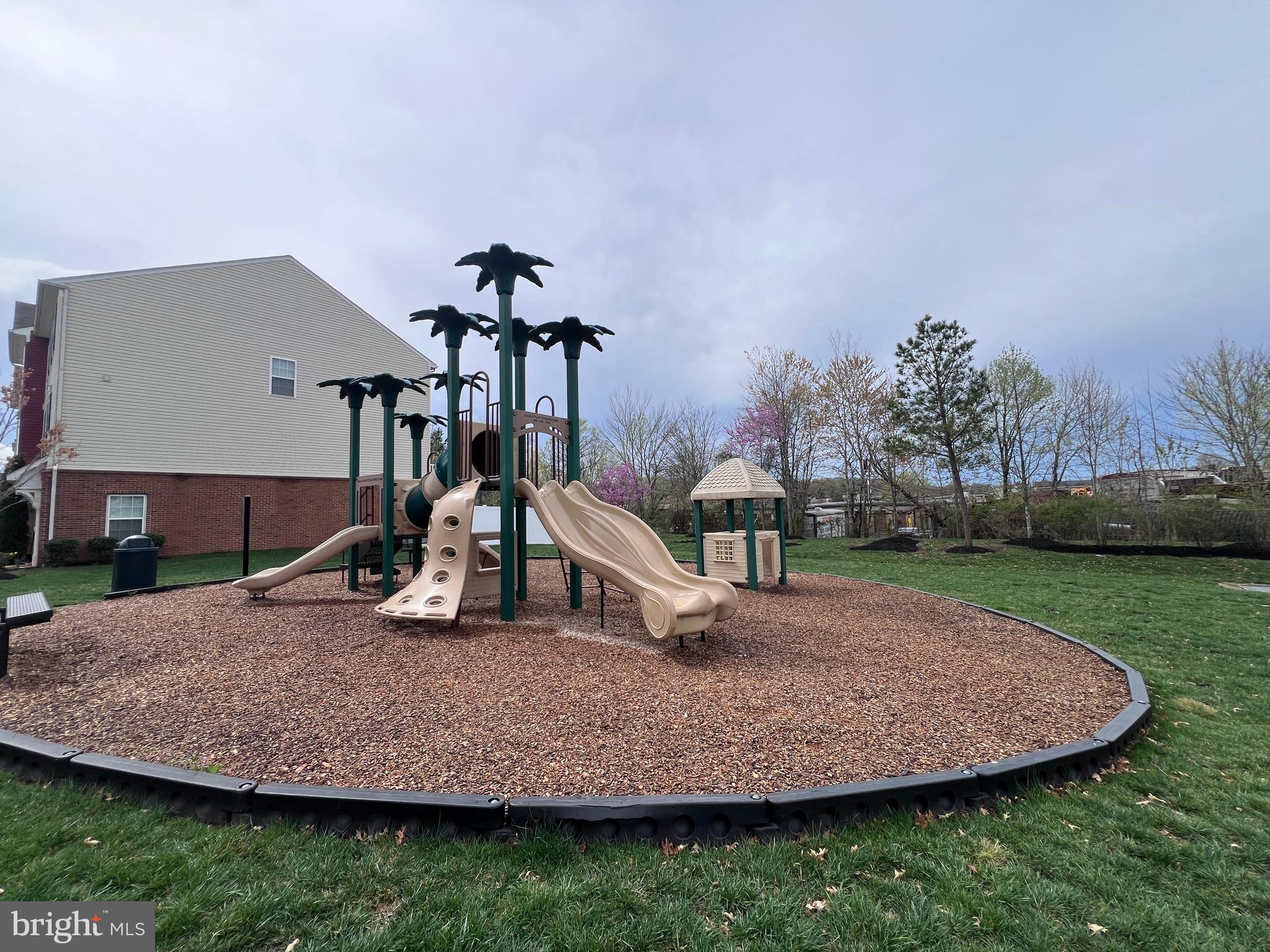 BRADLEY SQUARE - Residential Lease