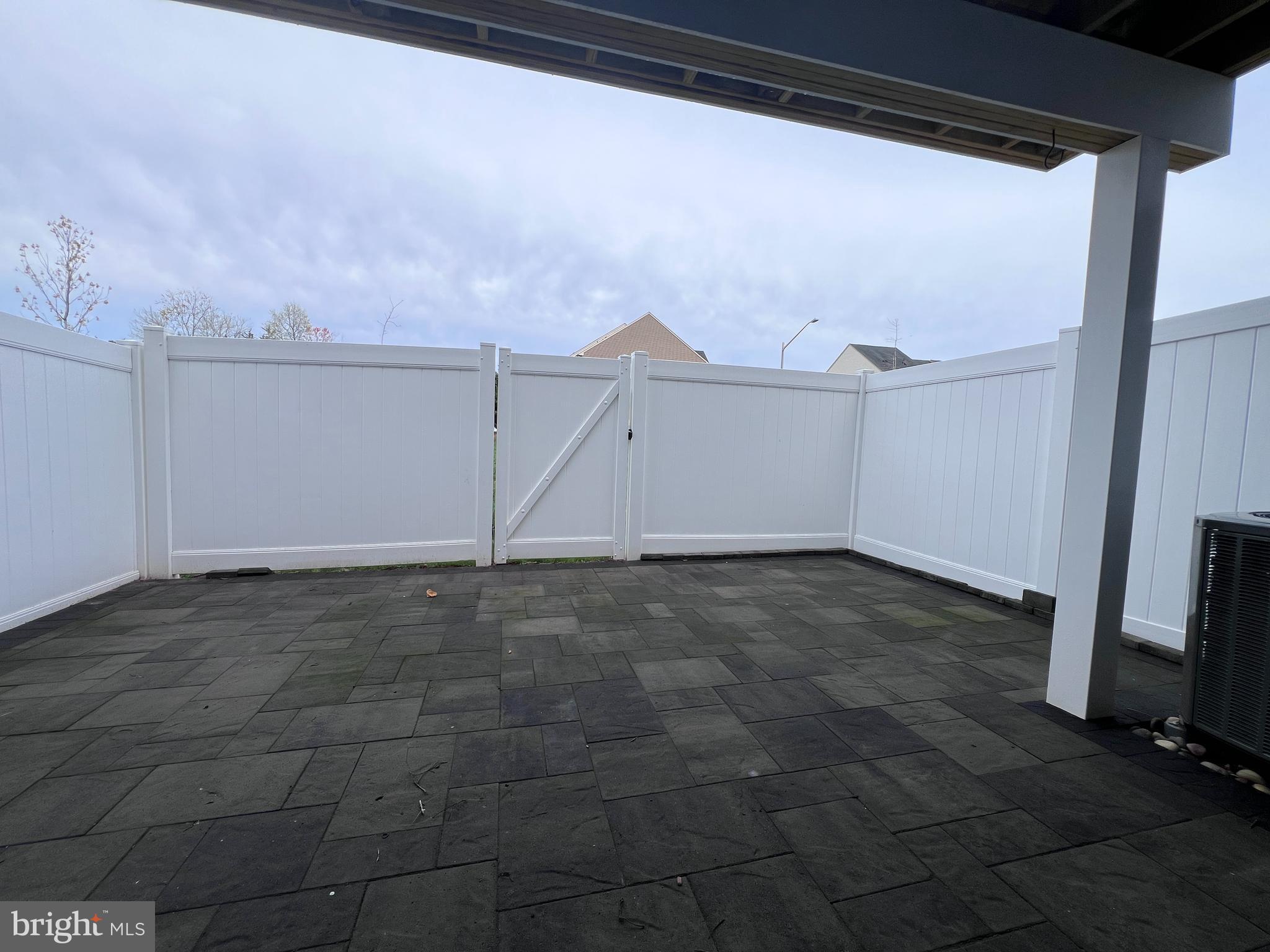 BRADLEY SQUARE - Residential Lease