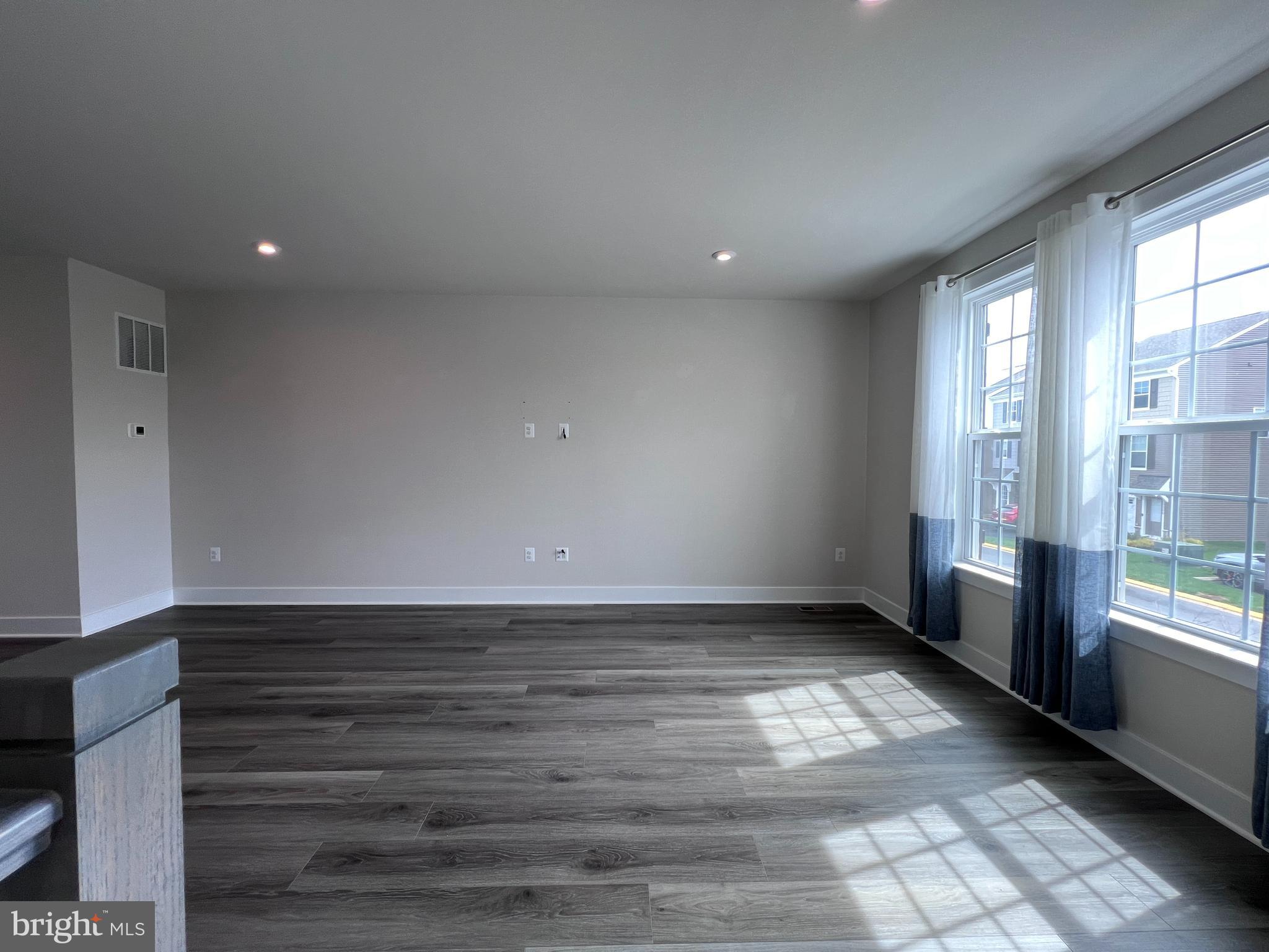 BRADLEY SQUARE - Residential Lease